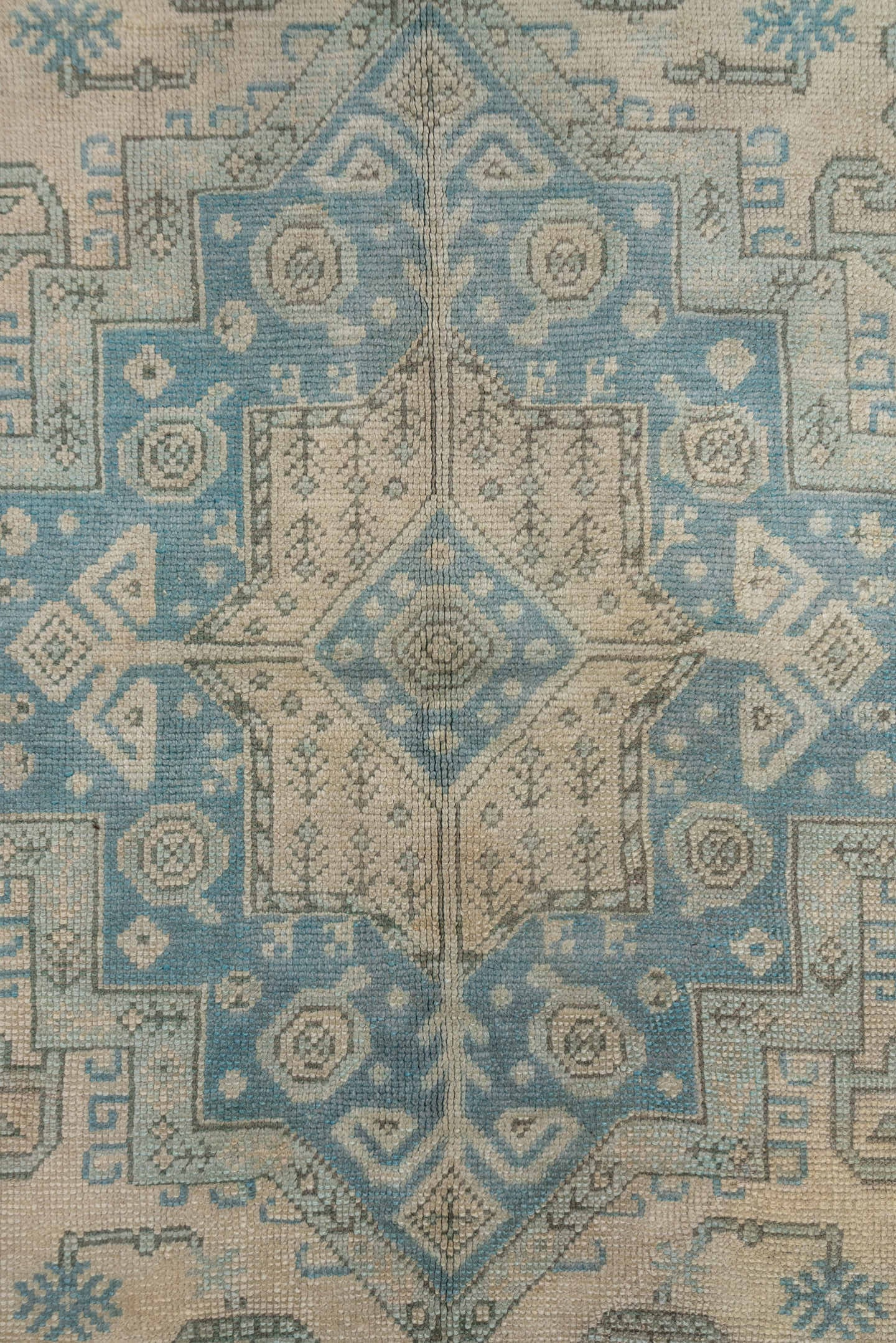 6' x 9' one-of-a-kind handmade antique Oushak medium size rug. Color palette: ivory, powder_blue, sky_blue, taupe, beige