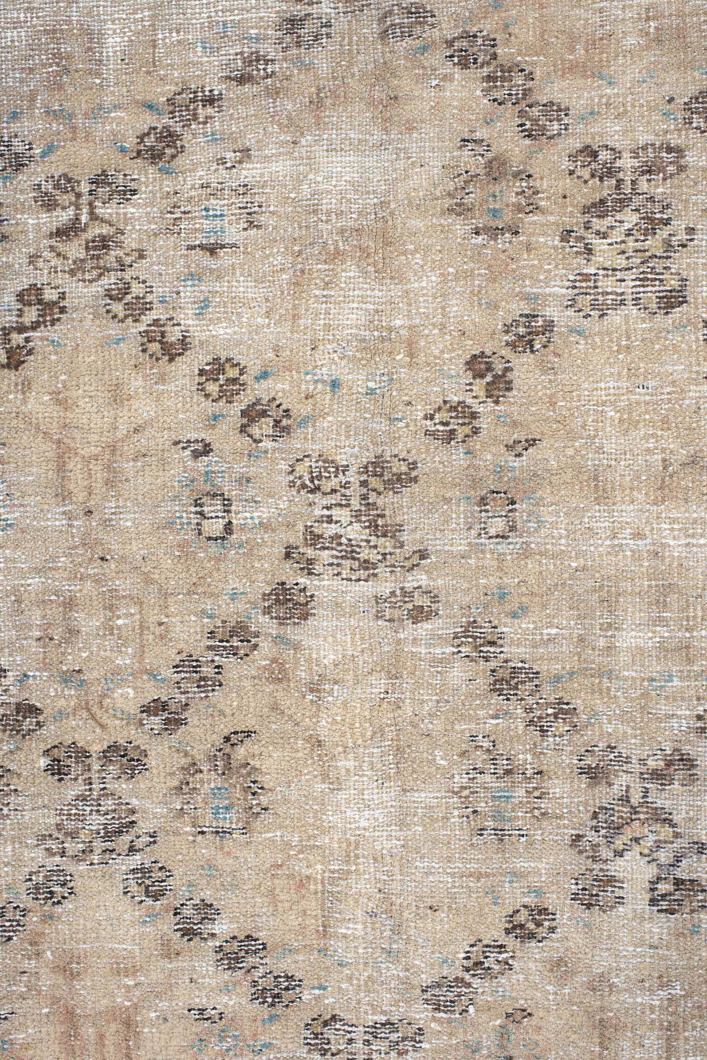 11' x 14' one-of-a-kind handmade vintage Sultanabad oversize rug. Color palette: ivory, taupe, pale blue, beige, brown, gray