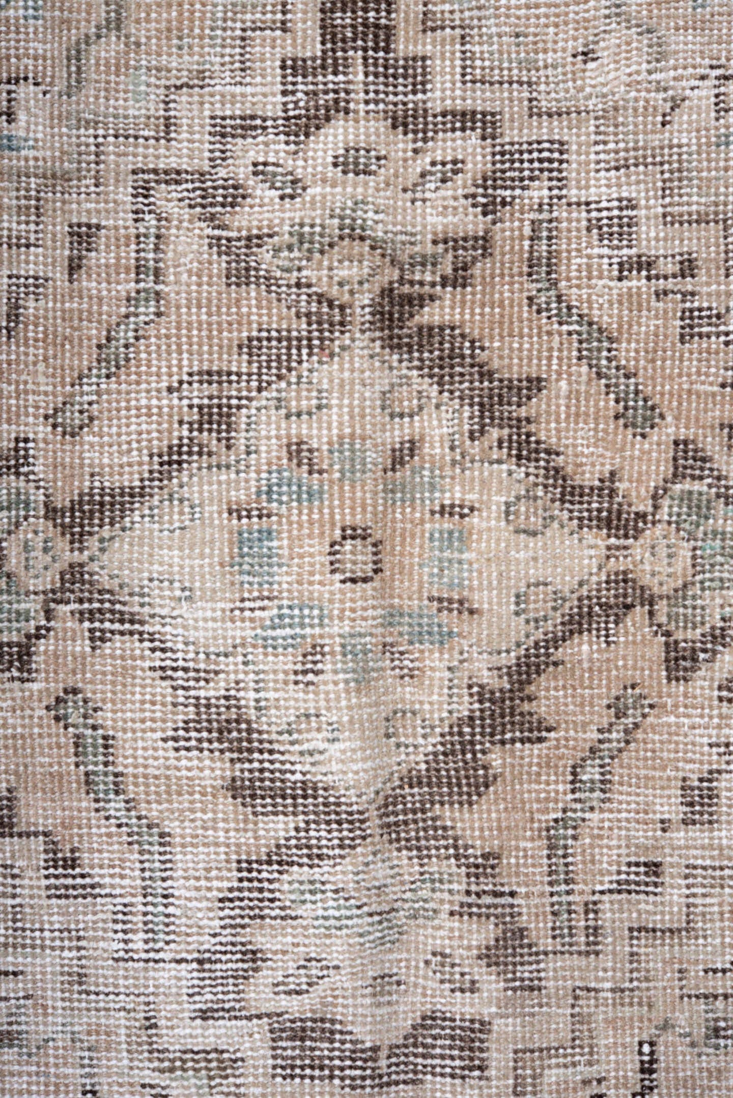 7' x 10' one-of-a-kind handmade vintage Mahal large size rug. Color palette: ivory, taupe, beige, pale blue, gray, charcoal