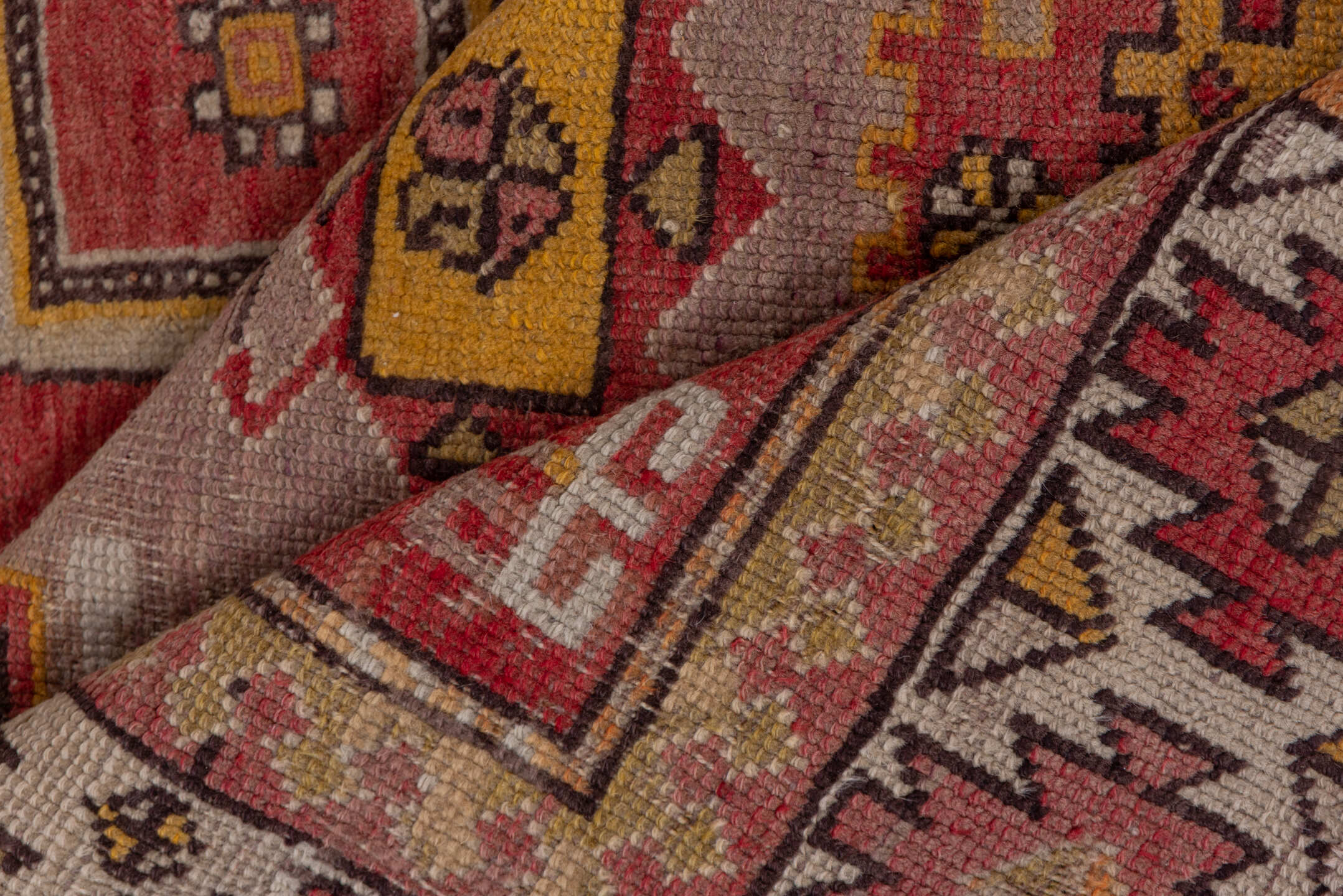 3' x 5' one-of-a-kind handmade vintage Oushak small size rug. Color palette: brown, pink, red