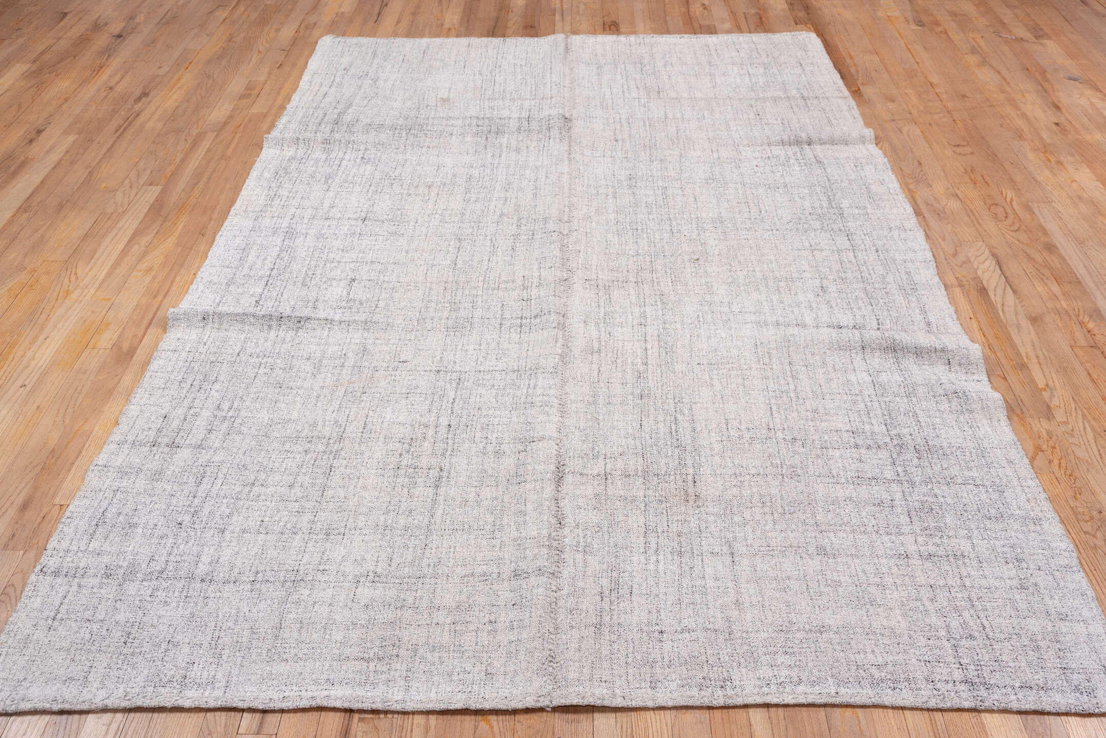 5' x 9' one-of-a-kind handmade vintage Kilim medium size rug. Color palette: dark gray, gainsboro, gray, light gray, linen