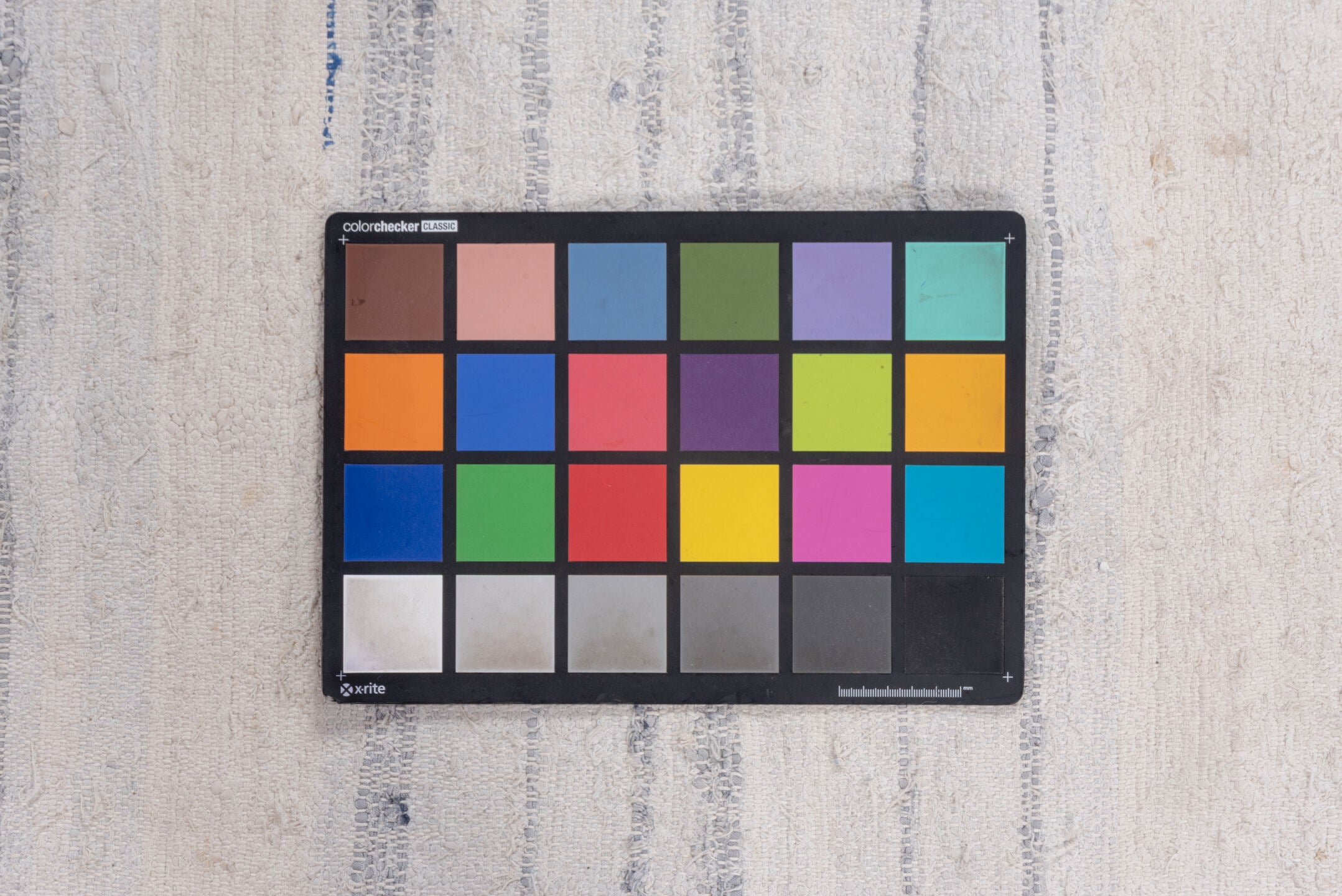 6' x 7' one-of-a-kind handmade vintage Rag Rug rug. Color palette: dark gray, gainsboro, gray, light gray, linen, misty rose