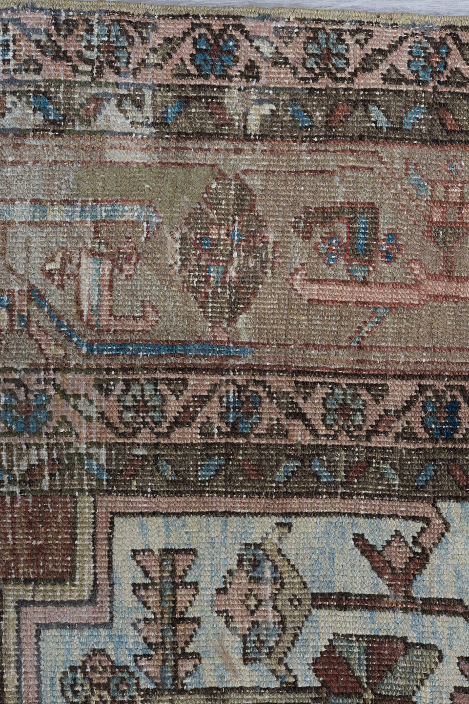 8' x 12' one-of-a-kind handmade antique Serapi large size rug. Color palette: ivory, rust, sky blue, taupe, brown, slate