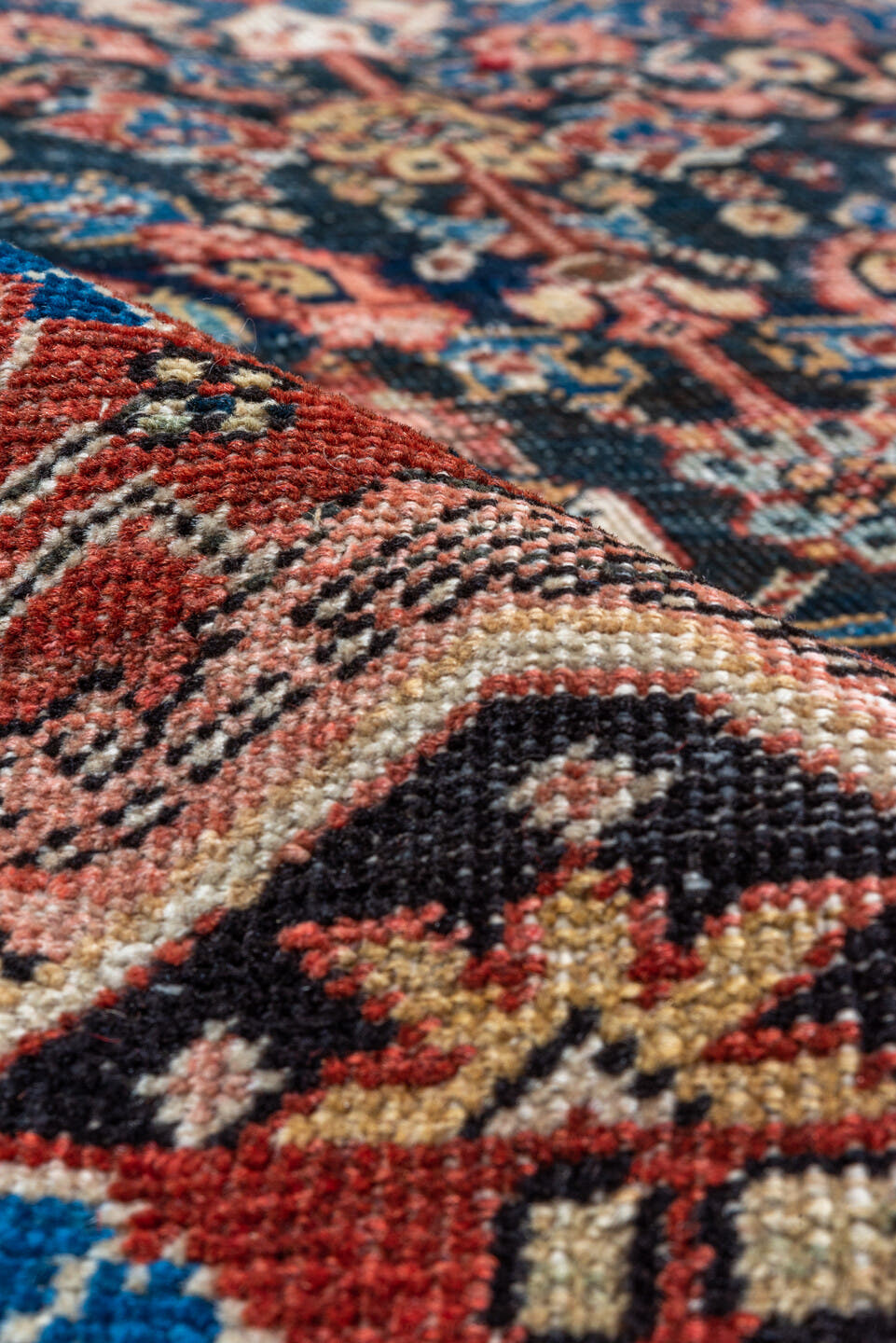 14' x 21' one-of-a-kind handmade antique Sultanabad oversize rug. Color palette: navy, rust, ivory, cobalt, camel
