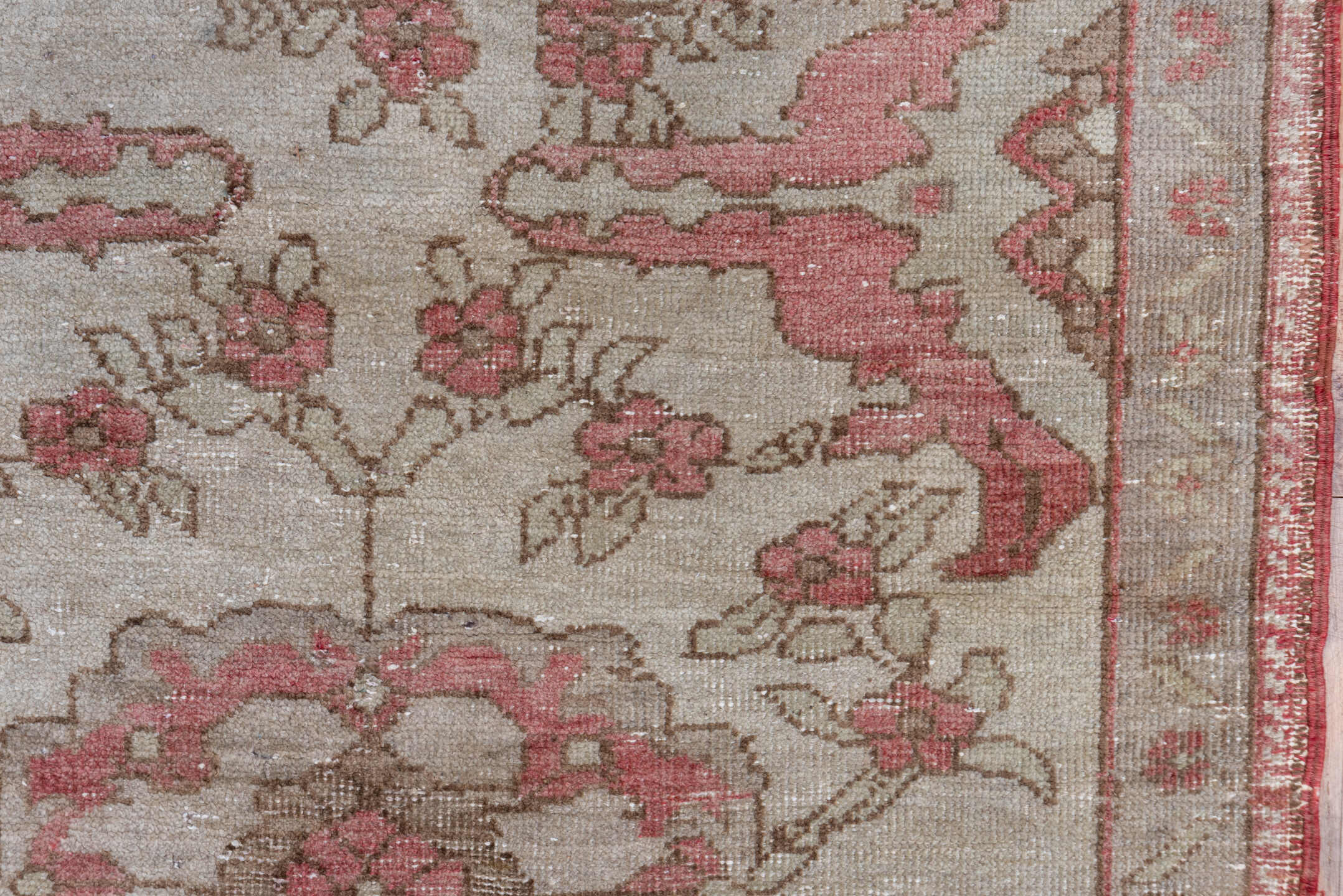 5' x 9' one-of-a-kind handmade vintage Oushak medium size rug. Color palette: brown, gray, off-white, pink, red