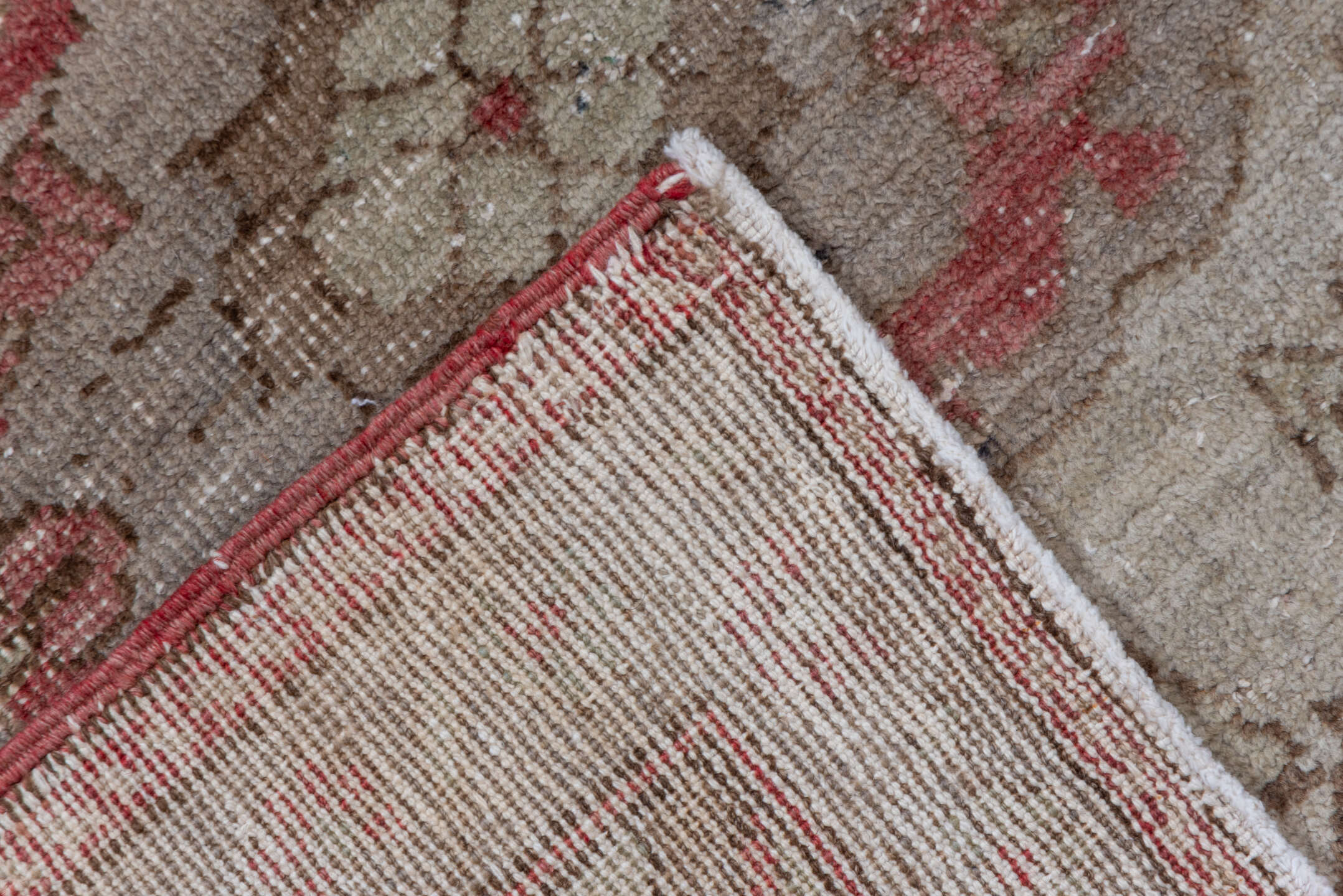 5' x 9' one-of-a-kind handmade vintage Oushak medium size rug. Color palette: brown, gray, off-white, pink, red