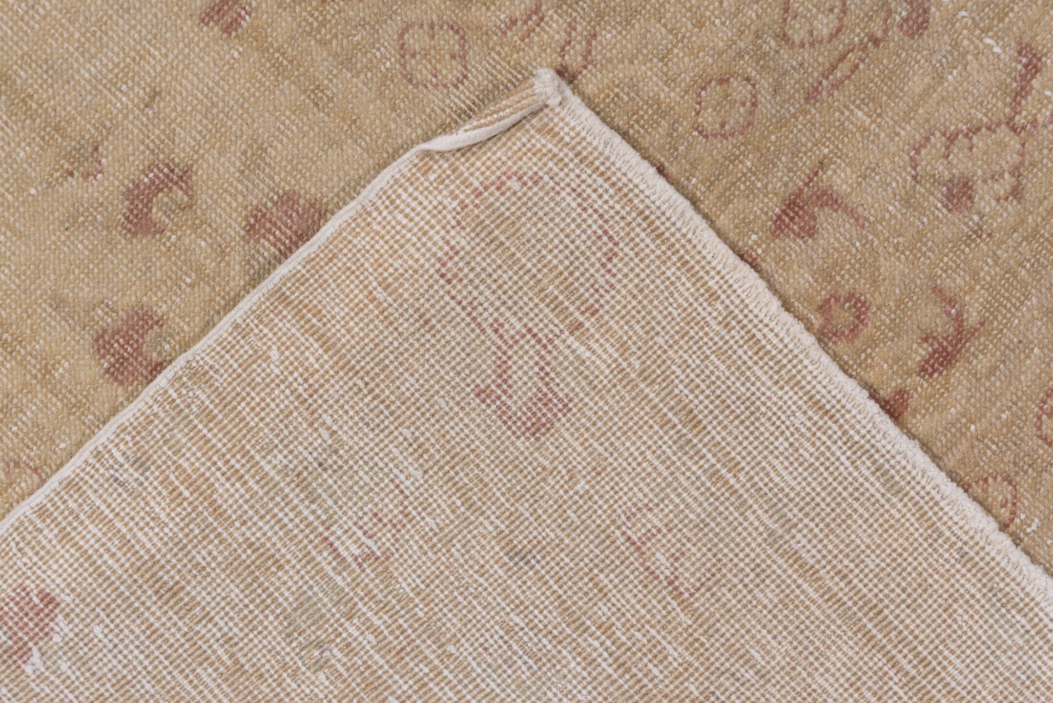 6' x 9' one-of-a-kind handmade vintage Sivas medium size rug. Color palette: beige, taupe, rose, ivory, camel, gray, pink