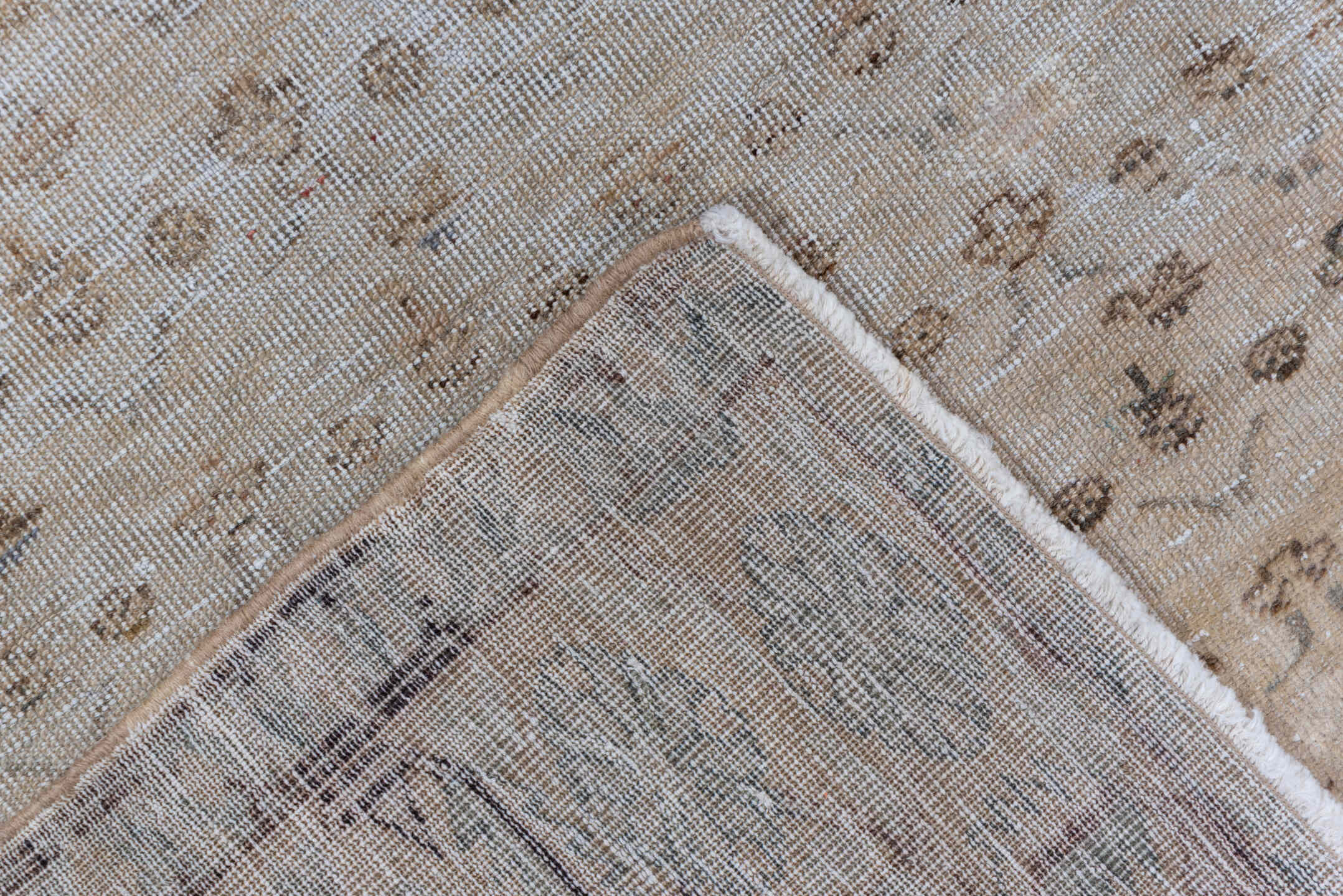 3' x 5' one-of-a-kind handmade vintage Sivas small size rug. Color palette: brown, gainsboro, gray, light gray, off-white