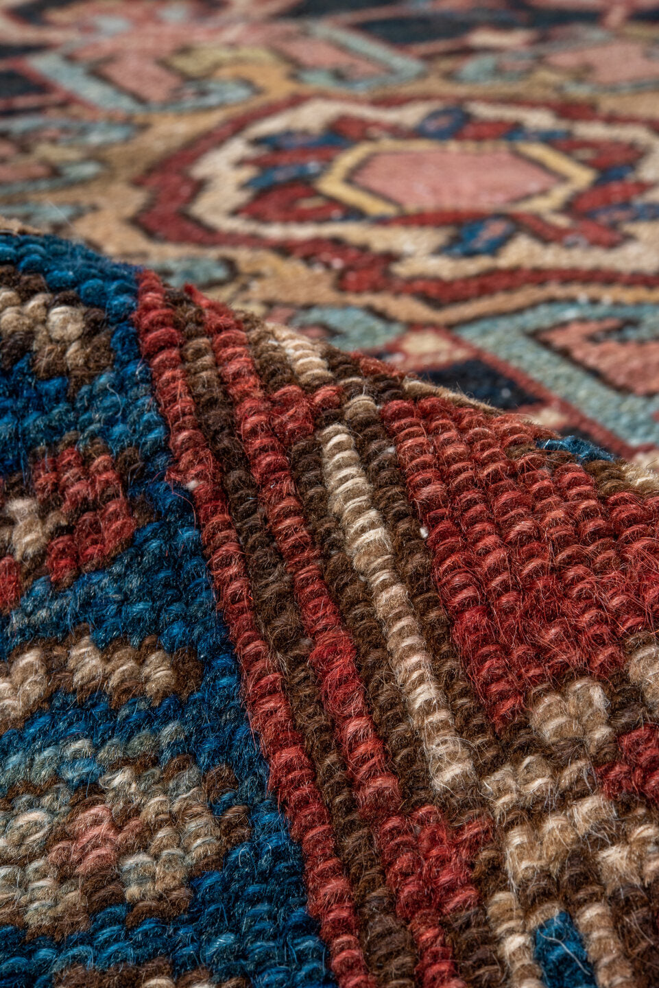 4' x 6' one-of-a-kind handmade vintage Serapi small size rug. Color palette: arapawa, blue, brown, dim gray, gray, pink, red