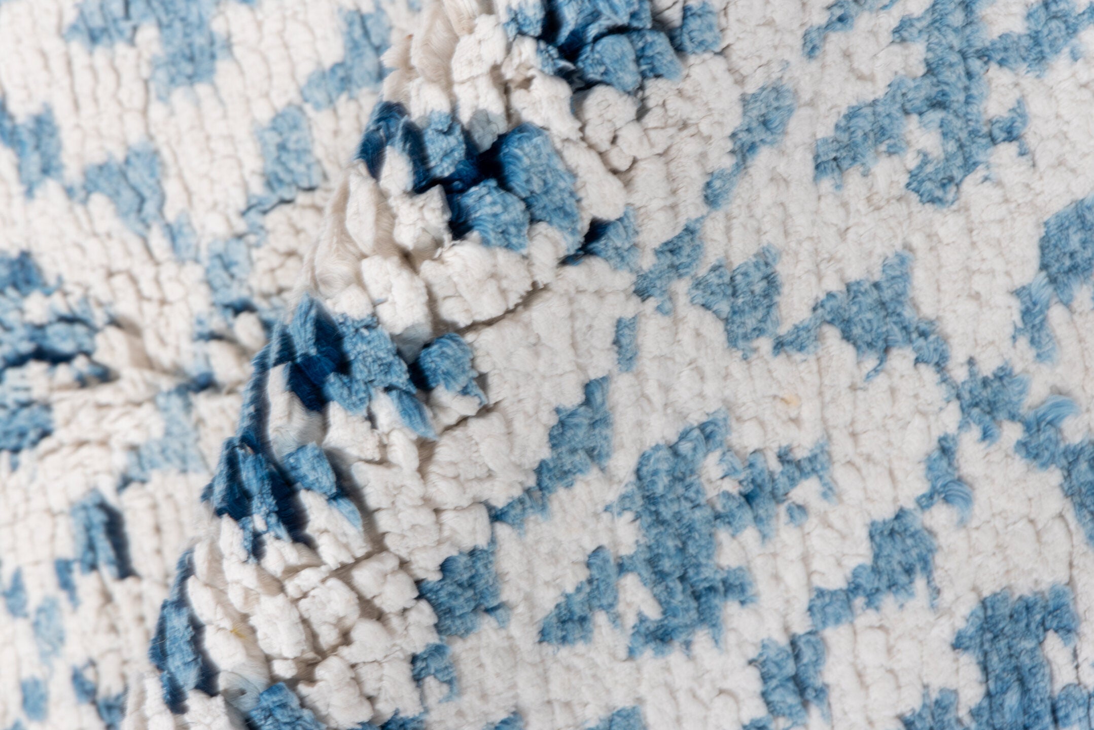 5' x 9' one-of-a-kind handmade vintage Cotton Agra medium size rug. Color palette: blue, dark gray, gainsboro, ghost white