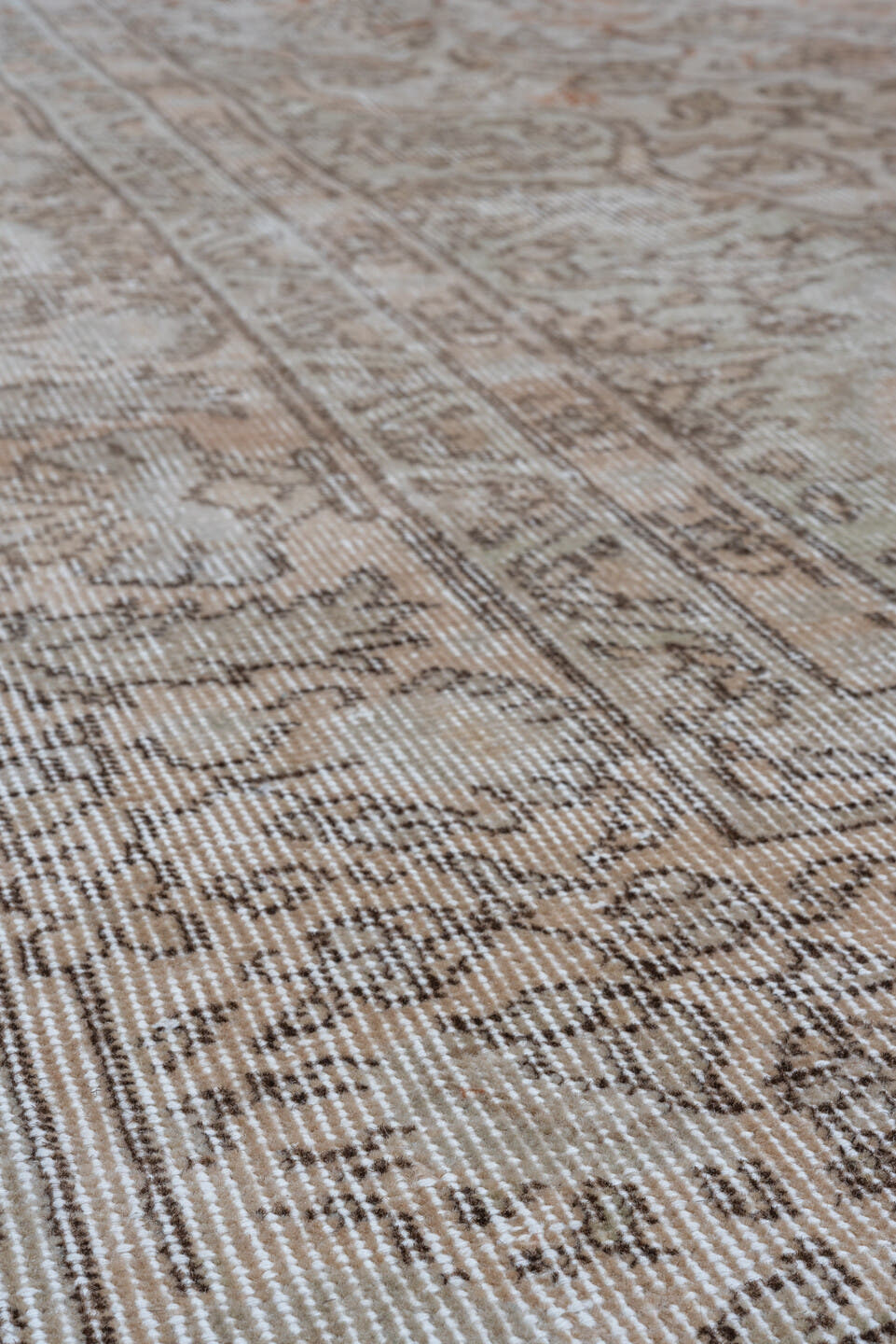 4' x 6' one-of-a-kind handmade vintage Oushak small size rug. Color palette: ivory, taupe, beige, blush, sand, camel, gray