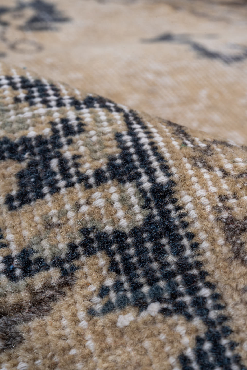 7' x 10' one-of-a-kind handmade vintage Oushak large size rug. Color palette: ivory, beige, blue, taupe, charcoal, gray