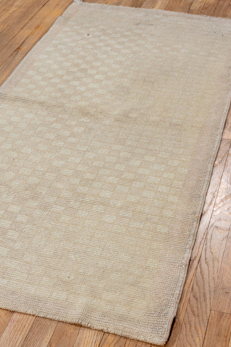 2' x 5' one-of-a-kind handmade vintage Oushak small size rug. Color palette: ivory, cream, beige, taupe, gray