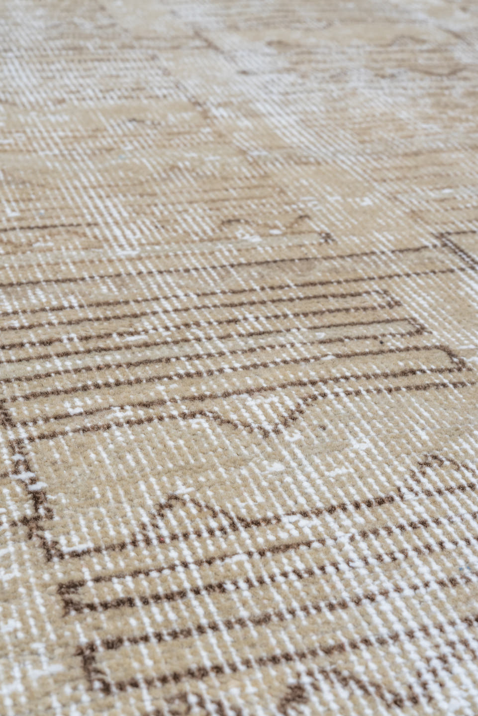 3' x 6' one-of-a-kind handmade vintage Oushak small size rug. Color palette: ivory, beige, taupe, sand, camel, gray