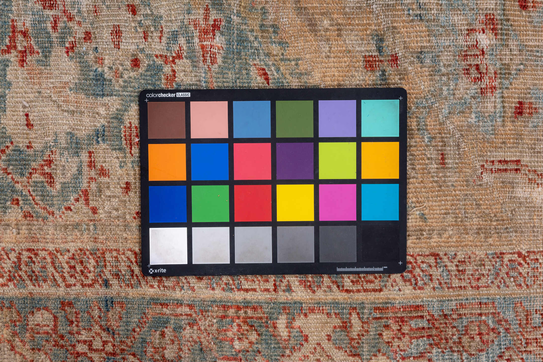 9' x 12' one-of-a-kind handmade vintage Sultanabad large size rug. Color palette: brown, dark gray, gray, light gray