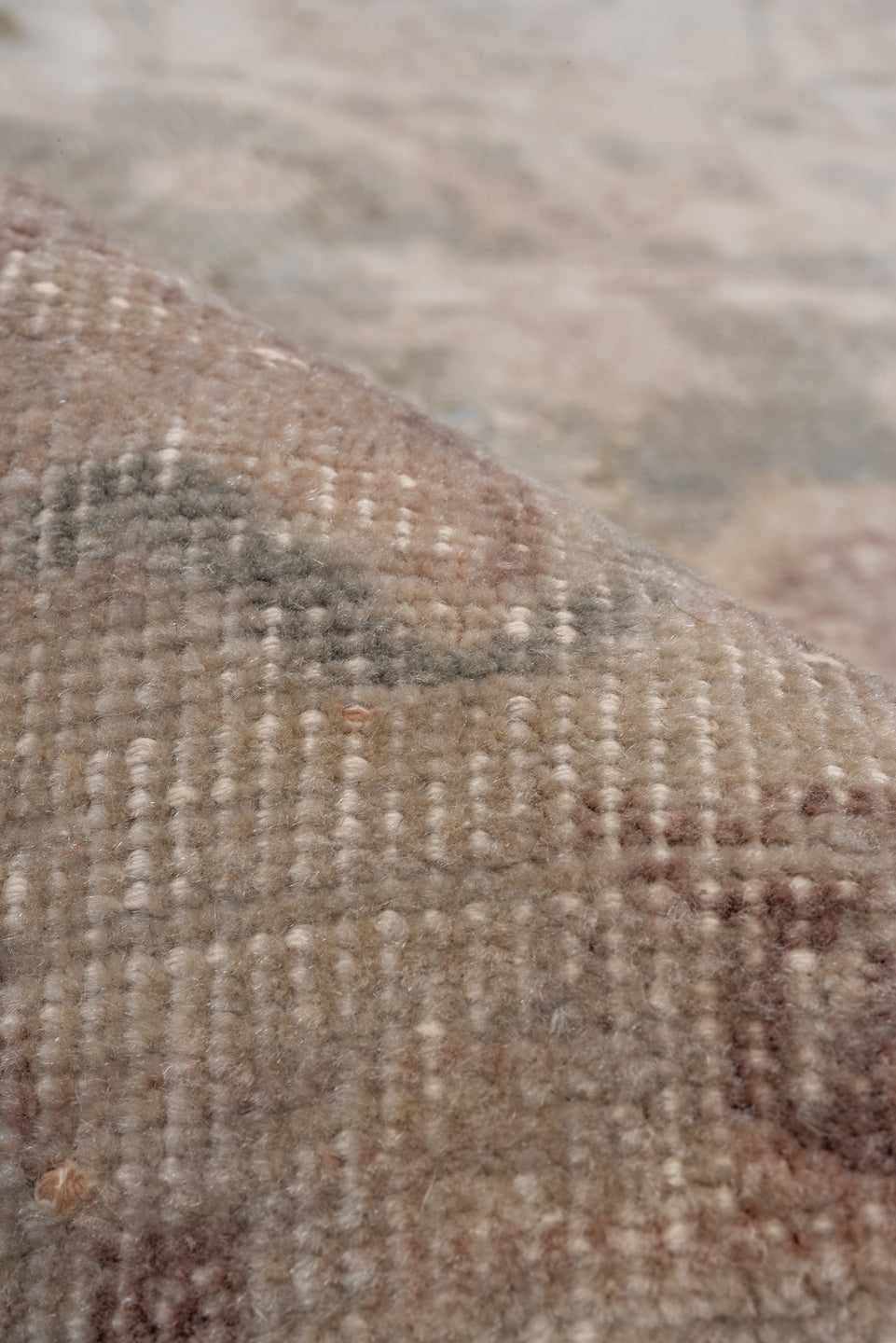 8' x 11' one-of-a-kind handmade vintage Oushak large size rug. Color palette: dim gray, gray, light gray, off-white, pink