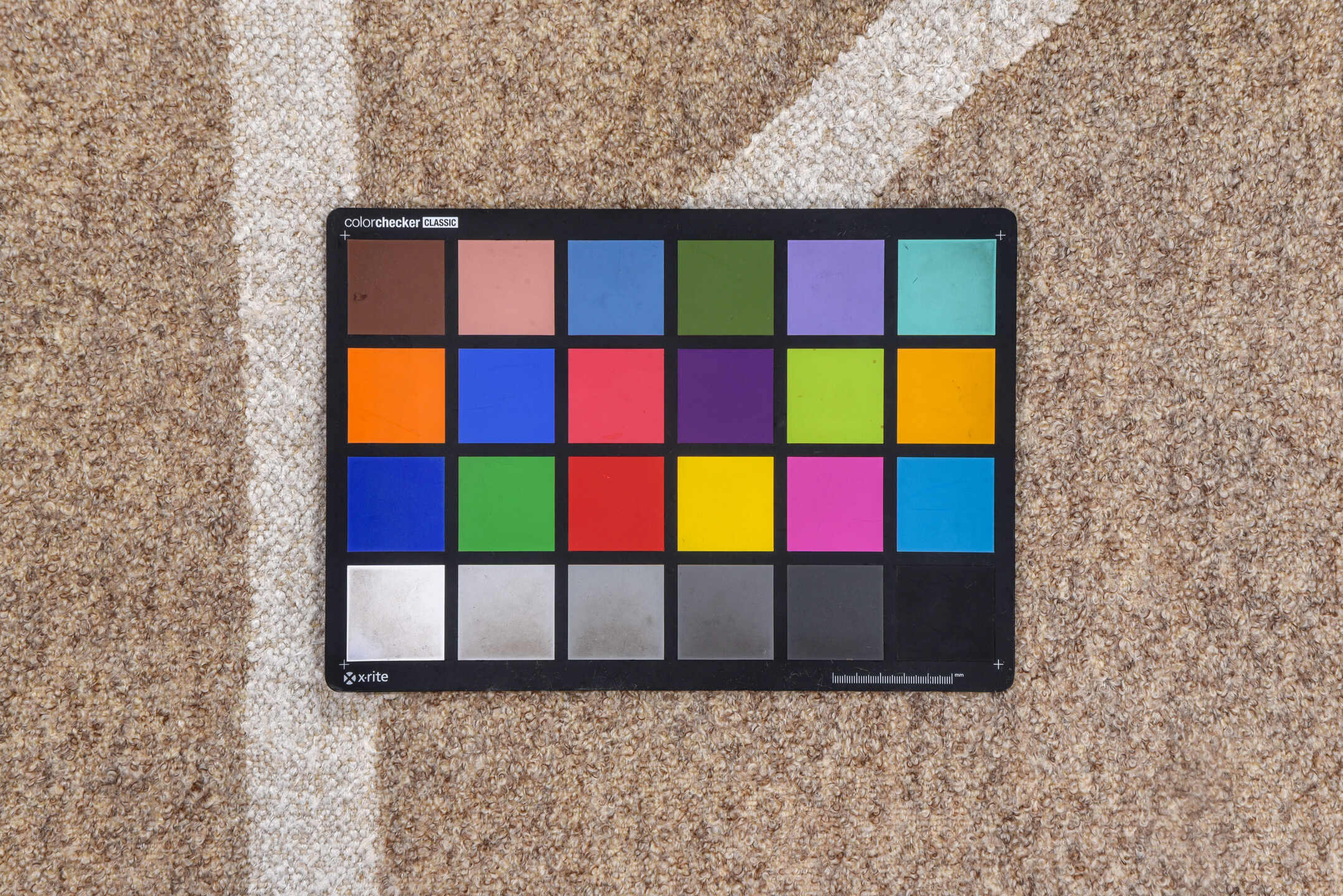 7' x 9' one-of-a-kind handmade vintage Kilim rug. Color palette: gainsboro, gray, light gray, off-white, pink, snow, white