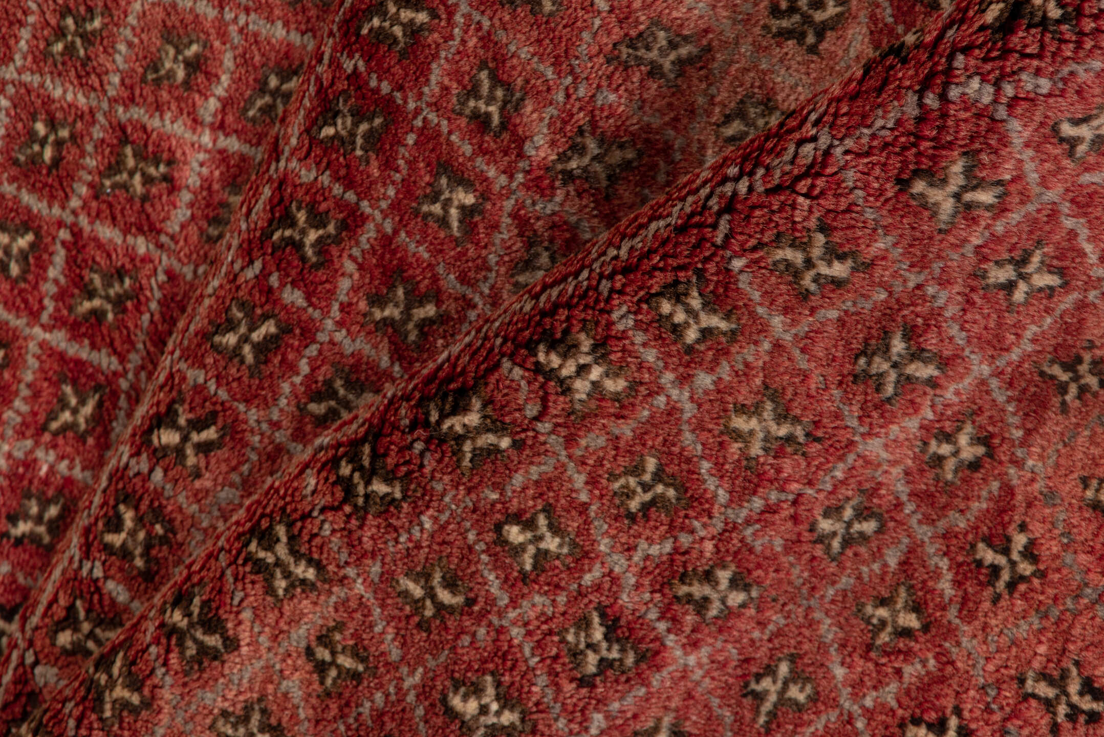 3' x 5' one-of-a-kind handmade vintage Oushak small size rug. Color palette: brown, pink, red