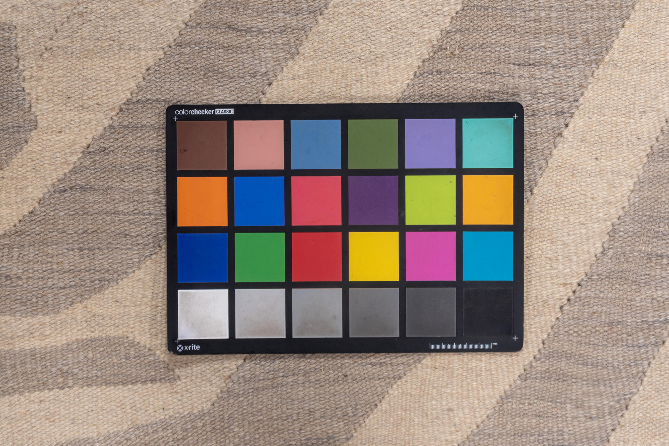 4' x 5' one-of-a-kind handmade vintage Kilim small size rug. Color palette: gainsboro, gray, light gray, off-white, pink