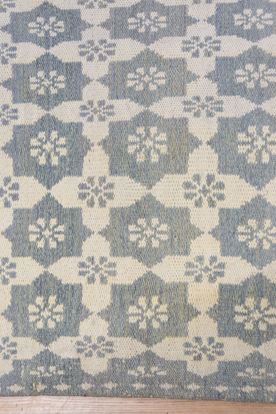 8' x 11' one-of-a-kind handmade antique Kilim large size rug. Color palette: ivory, slate, pale blue, gray, light blue