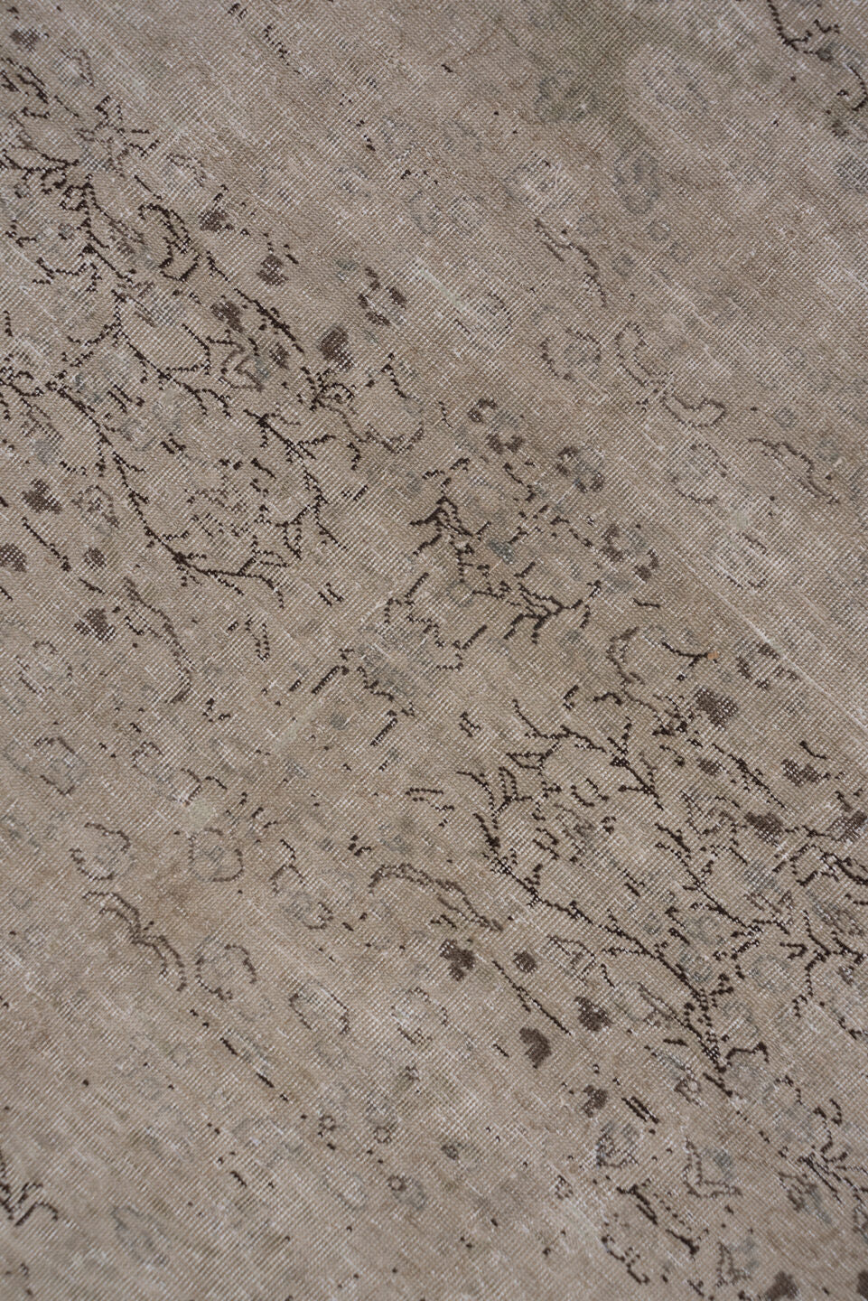 6' x 9' one-of-a-kind handmade vintage Sivas medium size rug. Color palette: black, brown, gray, light gray, off-white, pink