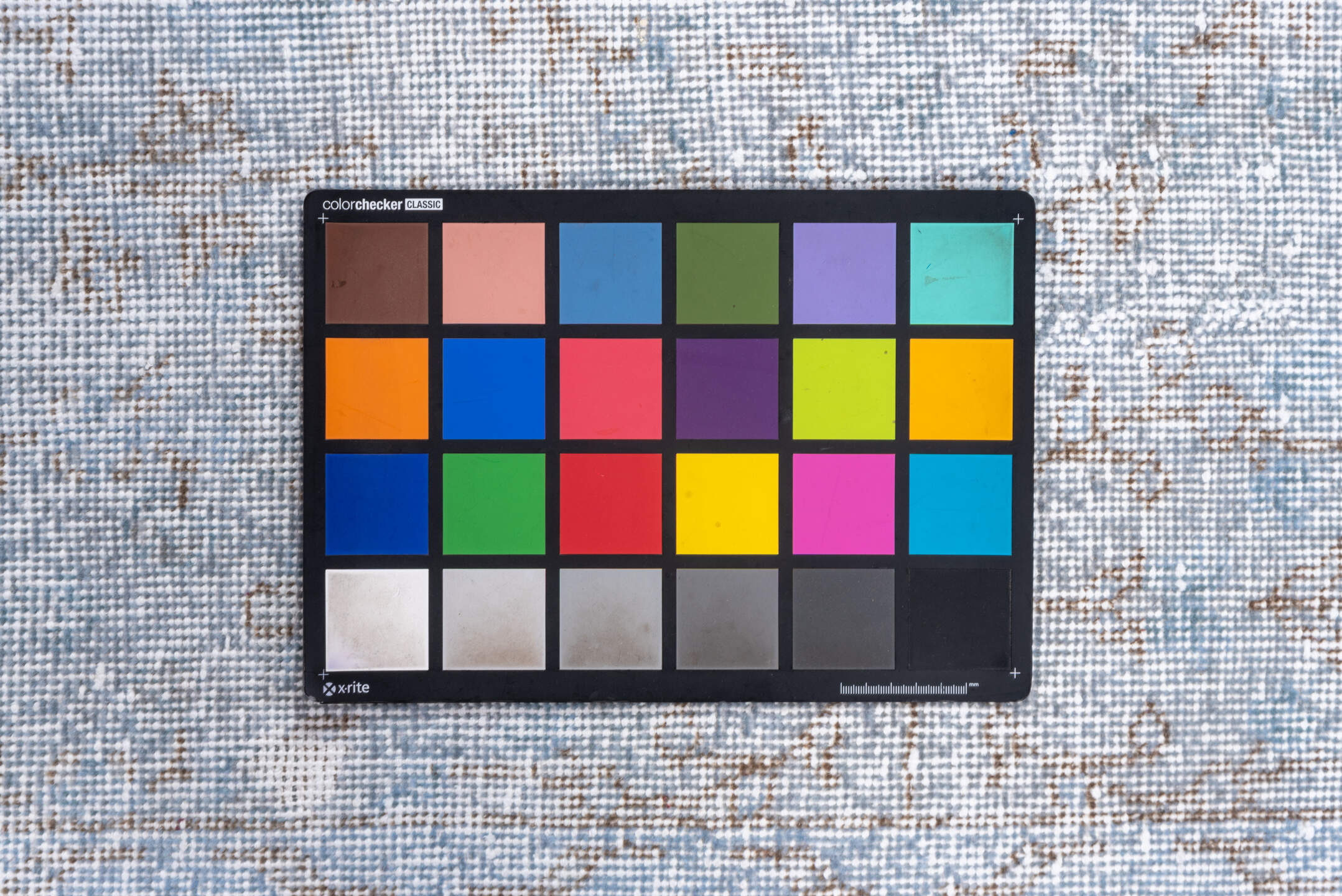 5' x 9' one-of-a-kind handmade vintage Overdyed medium size rug. Color palette: alice blue, dark gray, gainsboro