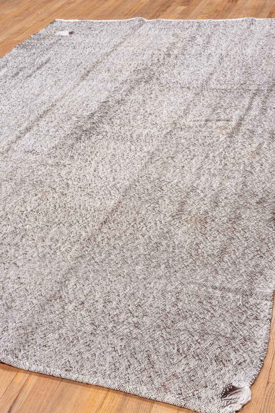 5' x 9' one-of-a-kind handmade antique Flatweave medium size rug. Color palette: ivory, taupe, cream, gray, beige