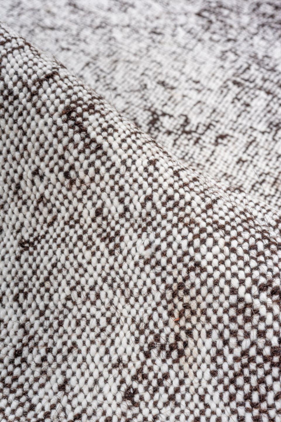 5' x 9' one-of-a-kind handmade antique Flatweave medium size rug. Color palette: ivory, taupe, cream, gray, beige