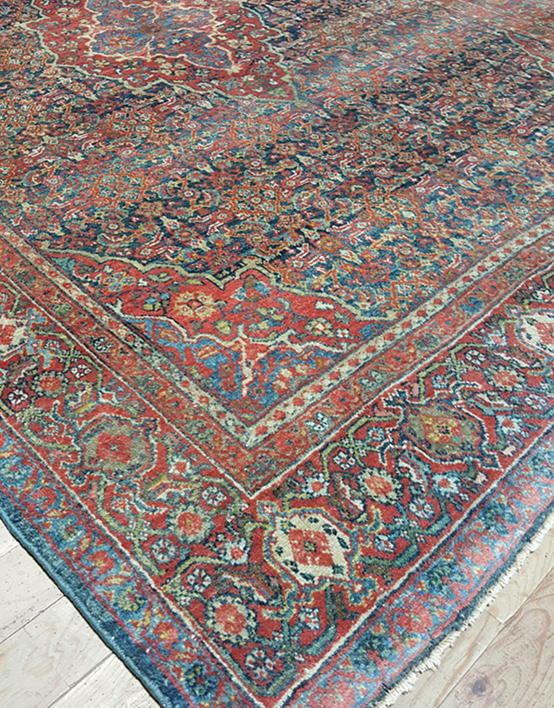 4' x 6' one-of-a-kind handmade vintage Sarouk small size rug. Color palette: antiquewhite, black, blanched almond, blue
