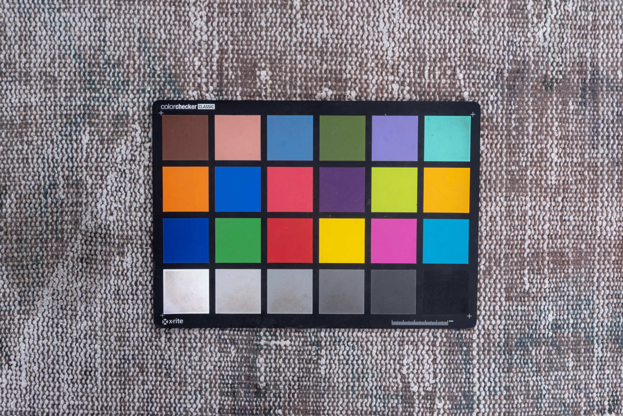 6' x 9' one-of-a-kind handmade vintage Sparta medium size rug. Color palette: dim gray, gray, light gray, off-white, silver