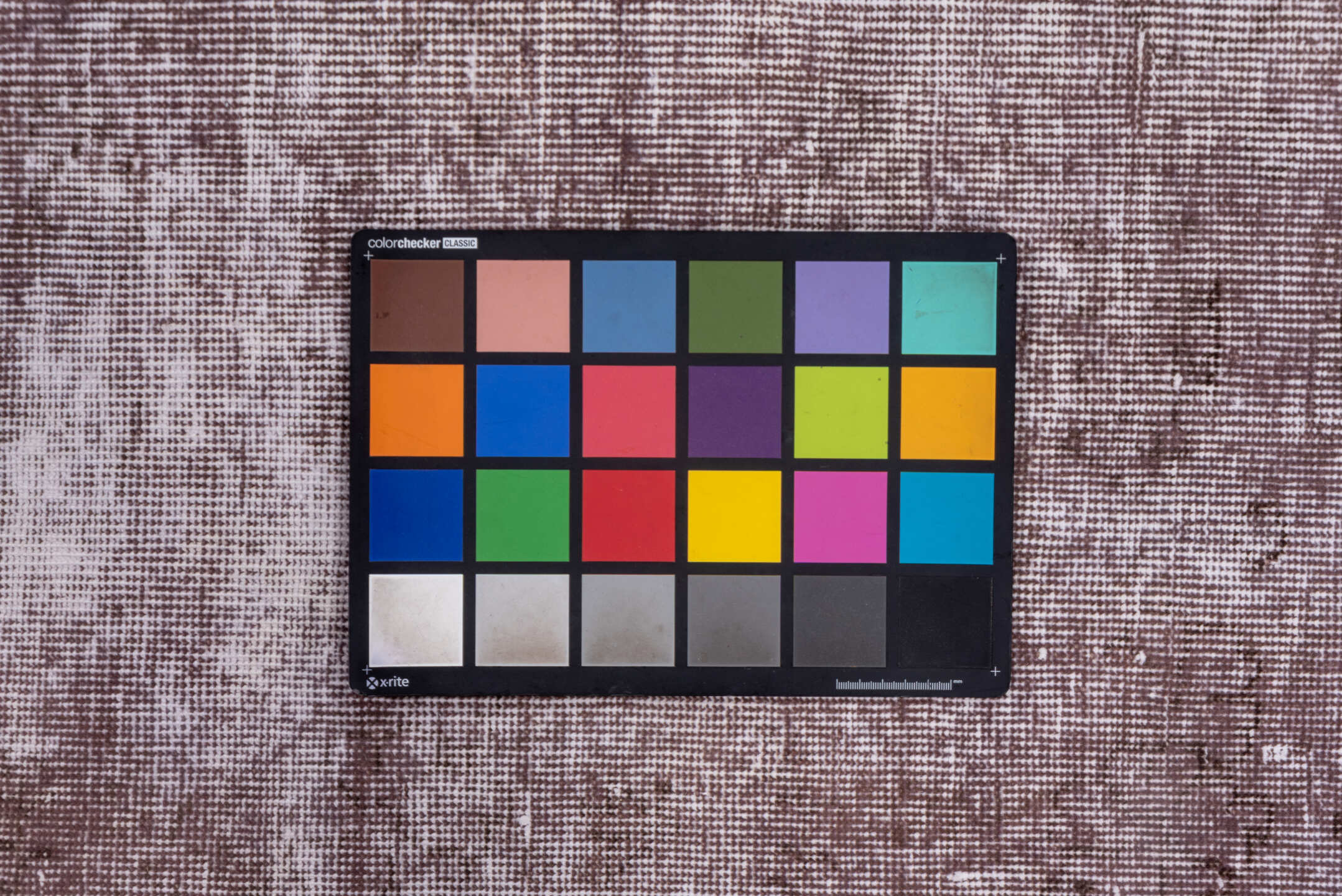 6' x 9' one-of-a-kind handmade vintage Sparta medium size rug. Color palette: gainsboro, gray, light gray, off-white, pink