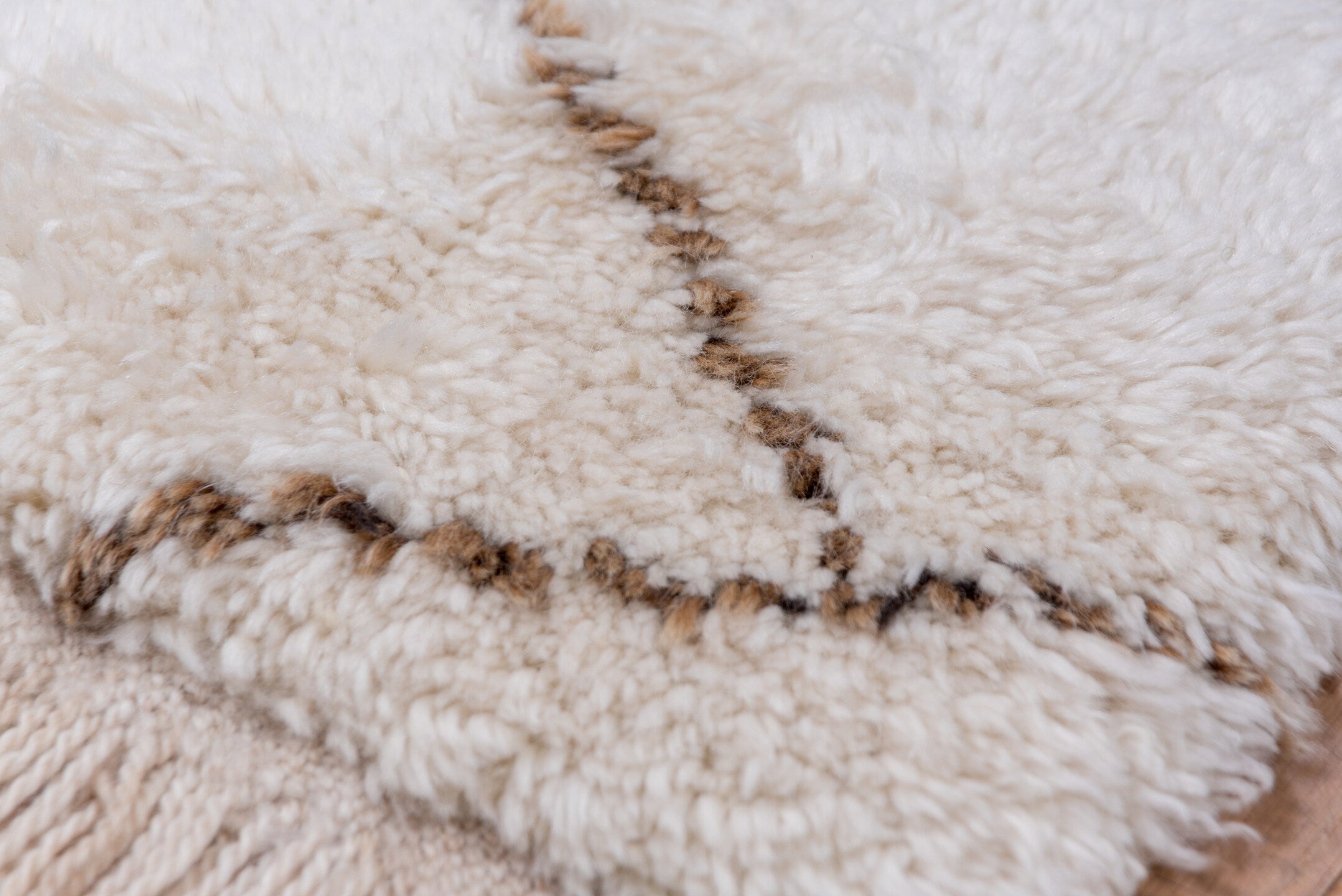 5' x 7' one-of-a-kind handmade vintage Moroccan rug. Color palette: brown, floral white, gainsboro, gray, lavender blush