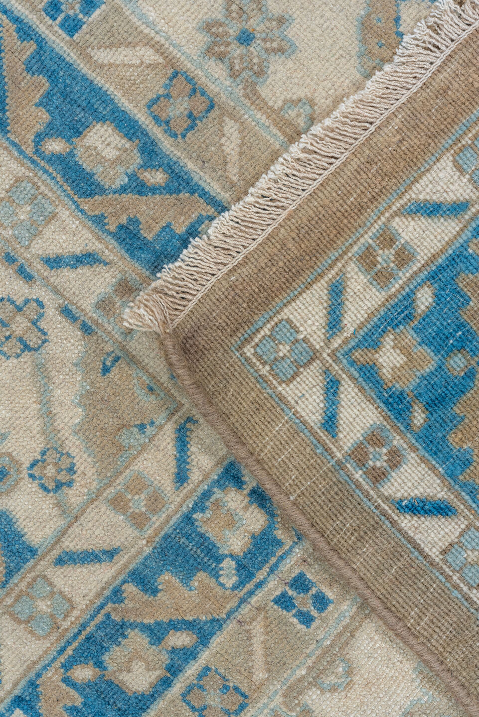 8' x 9' one-of-a-kind handmade vintage Sivas rug. Color palette: ivory, beige, sky blue, taupe, cream, aqua, light blue