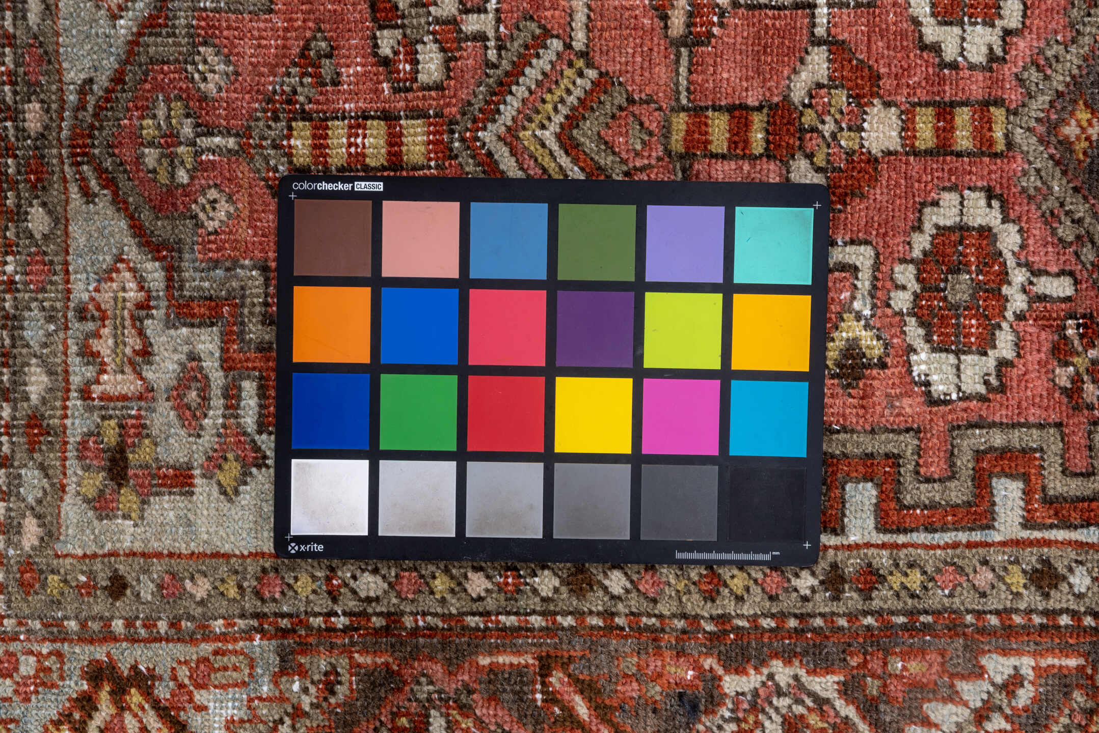 3' x 5' one-of-a-kind handmade vintage Heriz small size rug. Color palette: brown, dark gray, gray, light gray, off-white