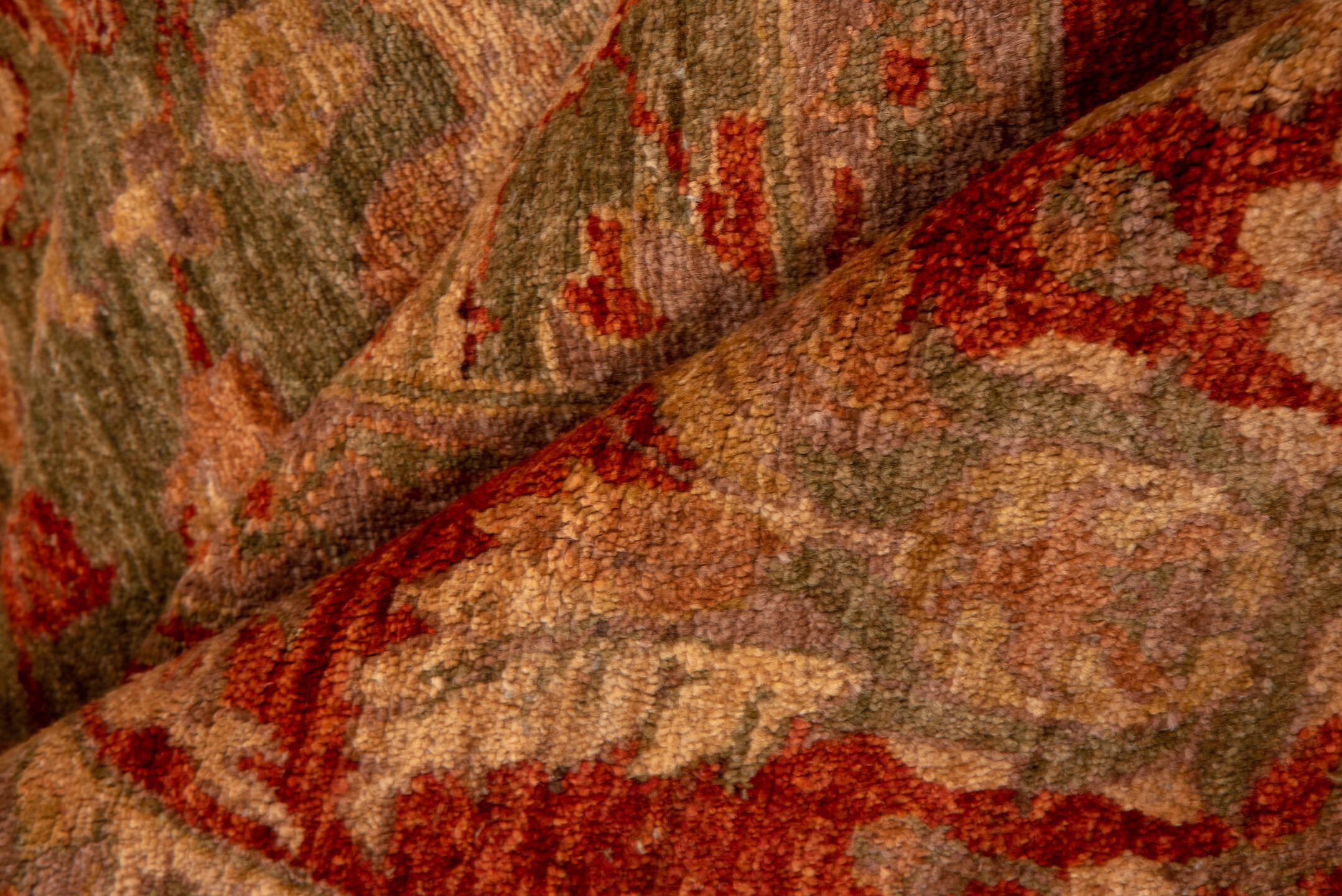 9' x 13' one-of-a-kind handmade vintage Sultanabad large size rug. Color palette: brown, gray, orange, pink, red, sienna