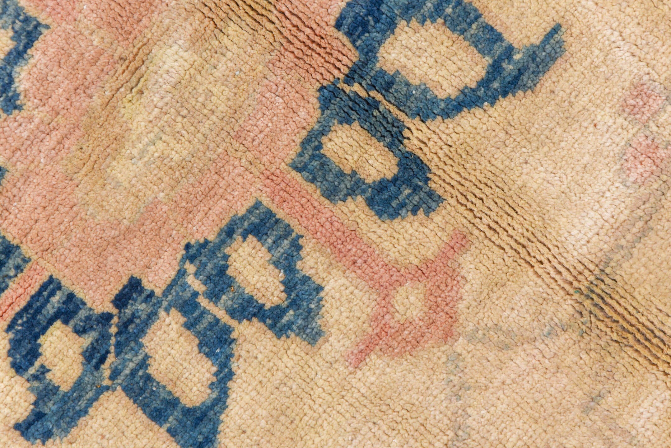 11' x 16' one-of-a-kind handmade vintage Sultanabad oversize rug. Color palette: ivory, beige, pale blue, blush, taupe