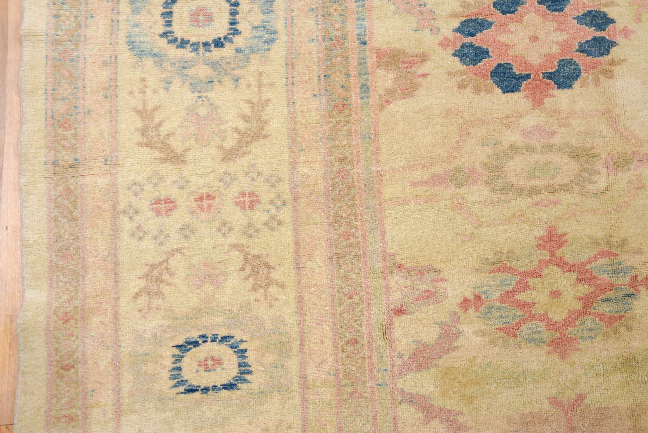 11' x 16' one-of-a-kind handmade vintage Sultanabad oversize rug. Color palette: ivory, beige, pale blue, blush, taupe