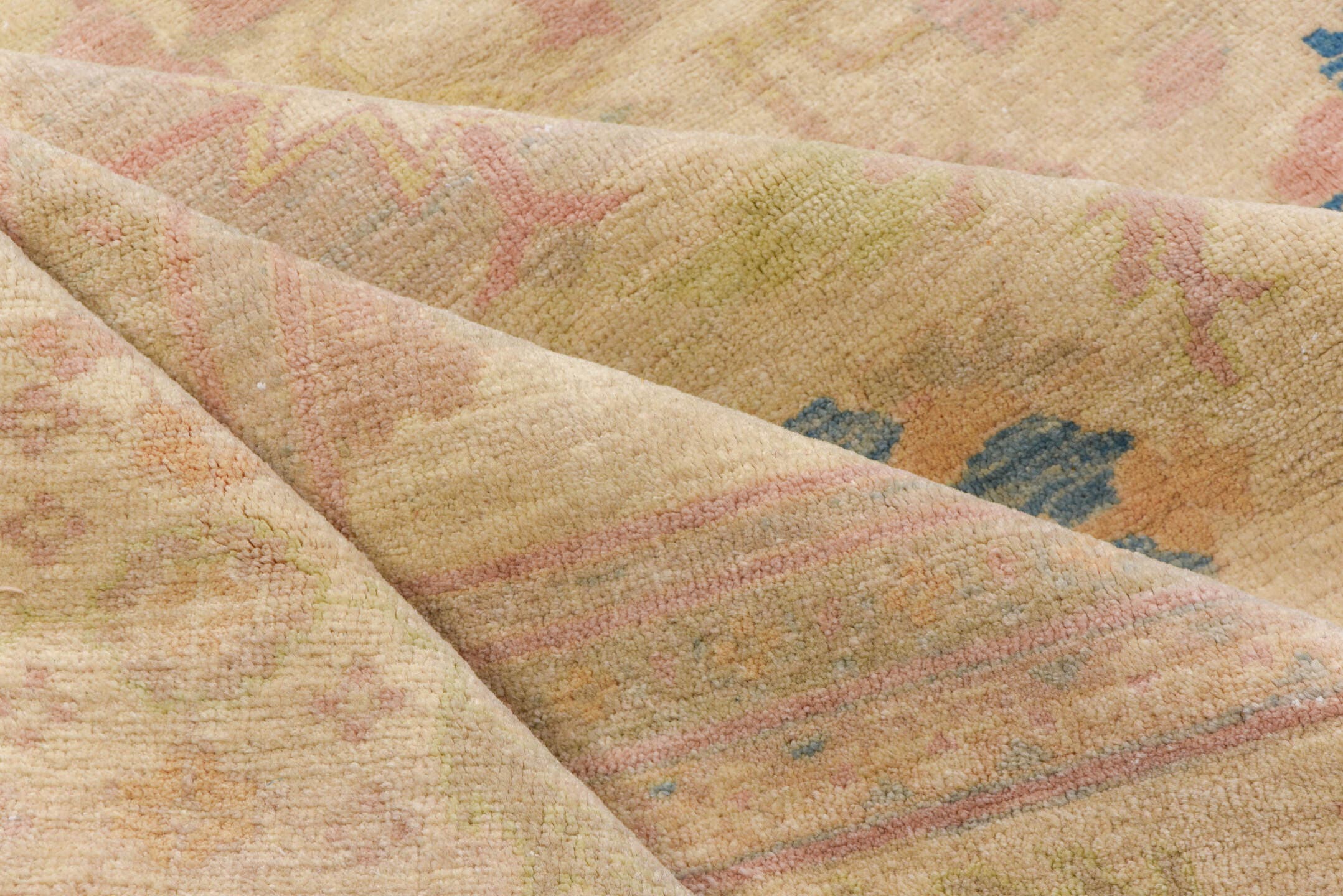 11' x 16' one-of-a-kind handmade vintage Sultanabad oversize rug. Color palette: ivory, beige, pale blue, blush, taupe