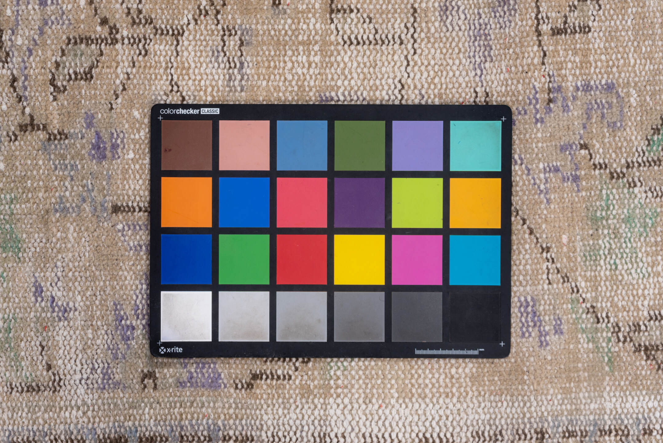 6' x 9' one-of-a-kind handmade vintage Sparta medium size rug. Color palette: dim gray, gray, light gray, off-white, pink