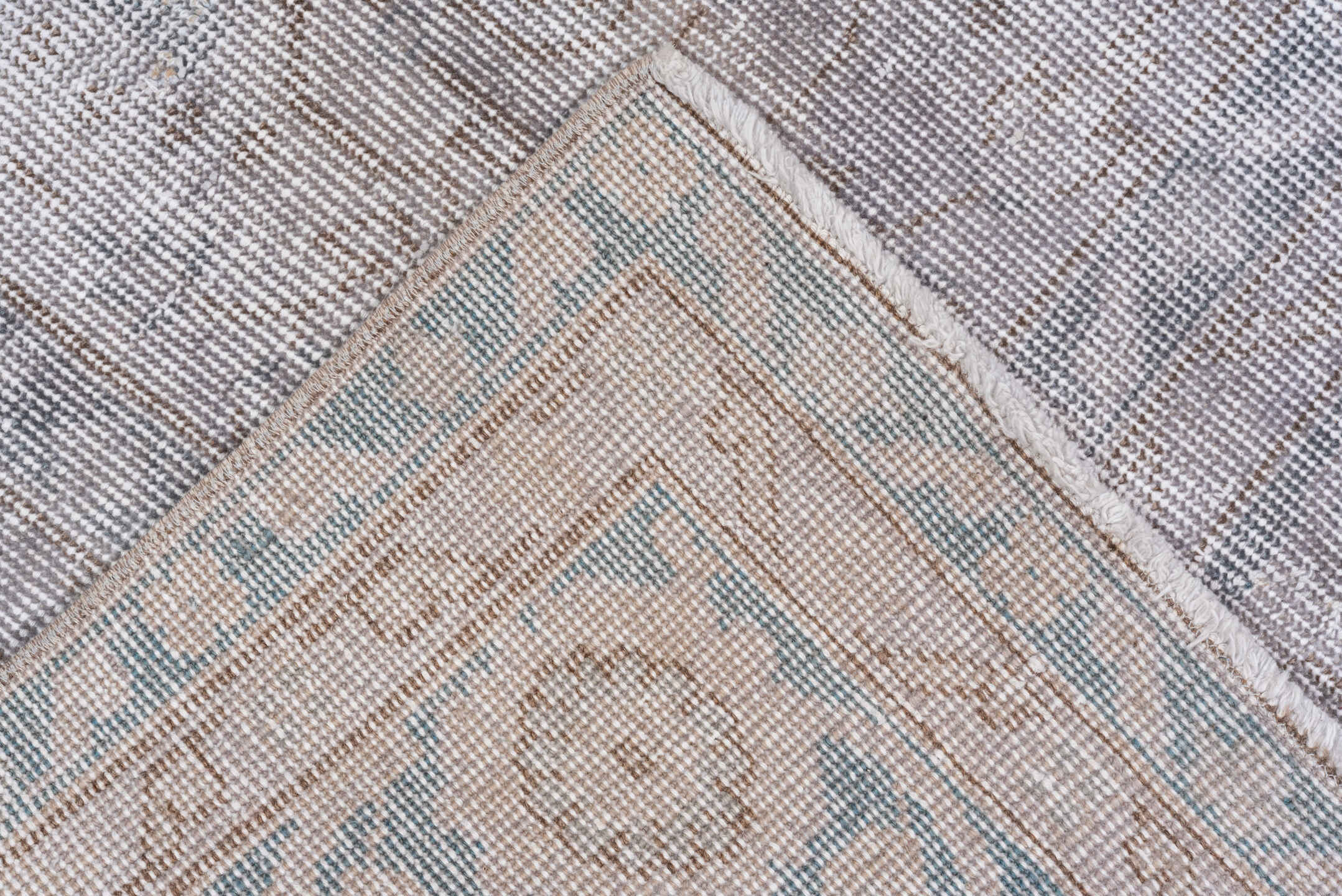 7' x 10' one-of-a-kind handmade vintage Sparta large size rug. Color palette: gainsboro, gray, light gray, off-white, pink