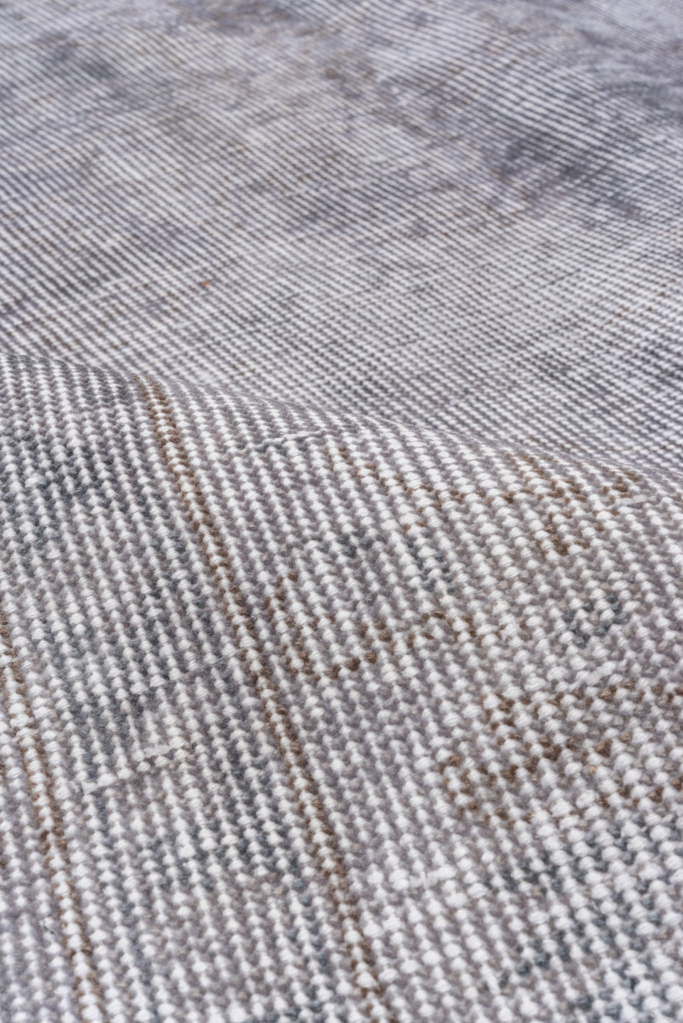 7' x 10' one-of-a-kind handmade vintage Sparta large size rug. Color palette: gainsboro, gray, light gray, off-white, pink