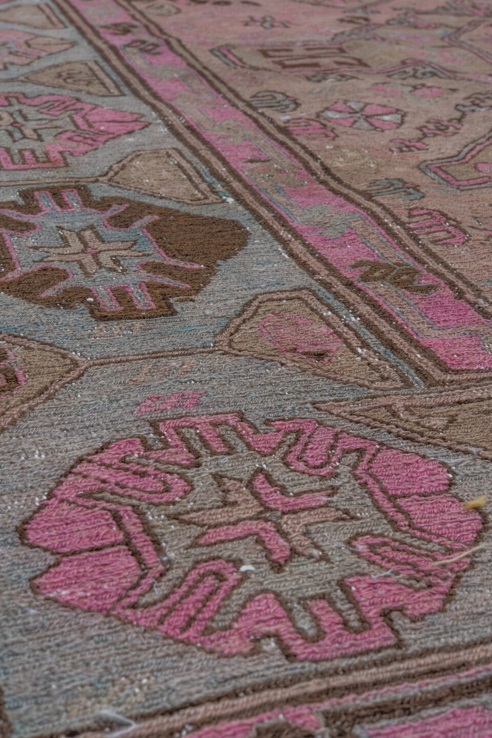 7' x 11' one-of-a-kind handmade vintage Sumak large size rug. Color palette: brown, gray, light gray, off-white, pink