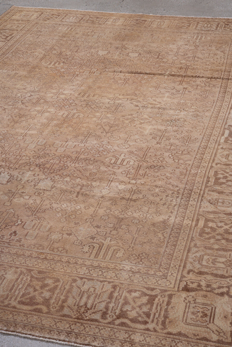 6' x 10' one-of-a-kind handmade antique Sivas large size rug. Color palette: beige, taupe, camel, ivory, dusty_rose, sand