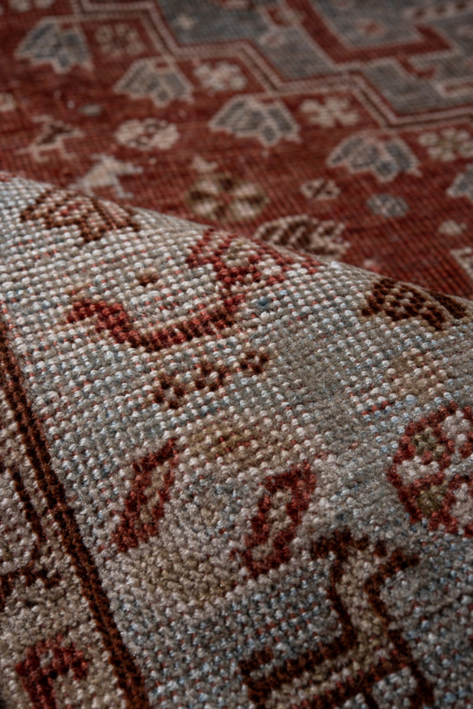 4' x 6' one-of-a-kind handmade vintage Qashqai small size rug. Color palette: black, brown, charcoal, dim gray, gray, pink