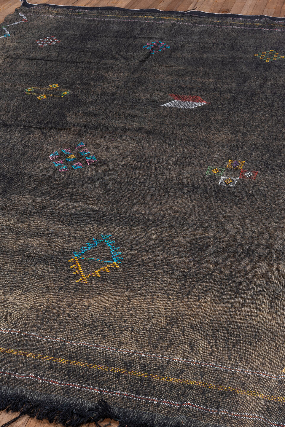 5' x 9' one-of-a-kind handmade vintage Cactus Kilim medium size rug. Color palette: black, blue, charcoal, dim gray, gray