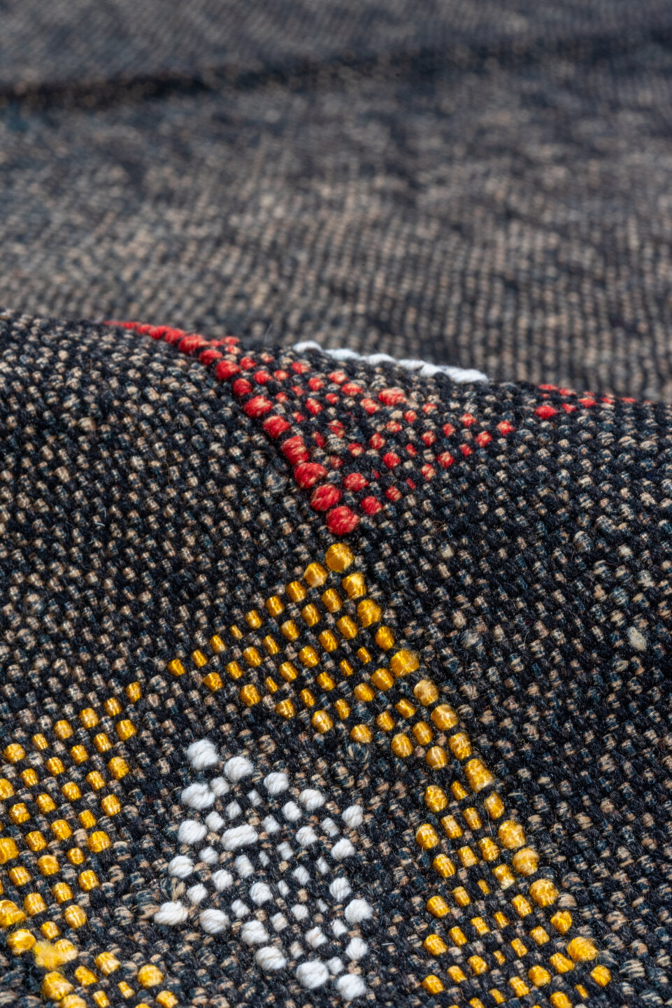 5' x 9' one-of-a-kind handmade vintage Cactus Kilim medium size rug. Color palette: black, blue, charcoal, dim gray, gray