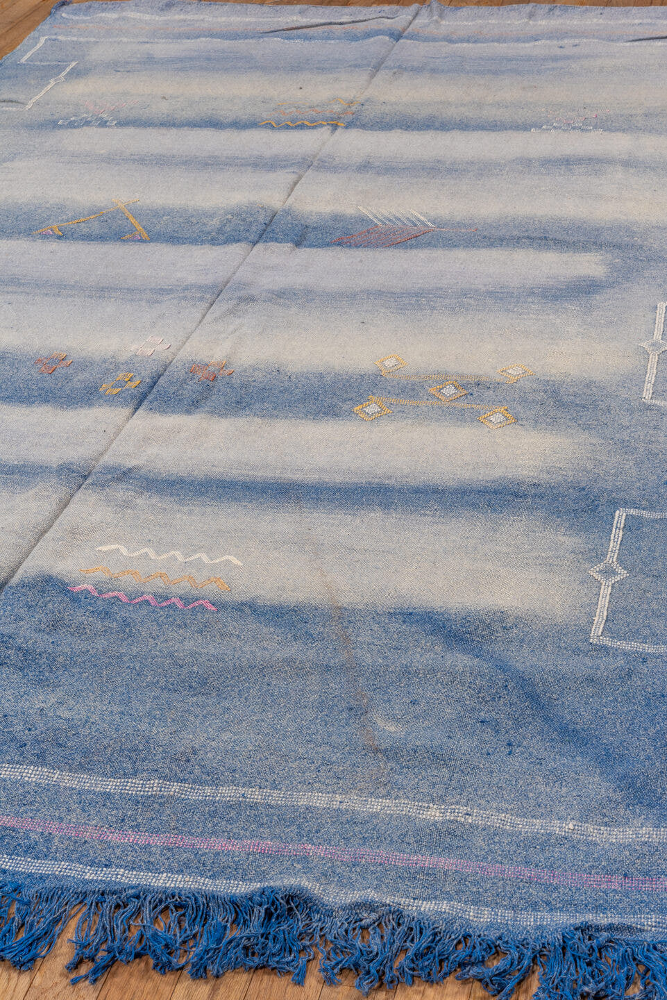 5' x 8' one-of-a-kind handmade vintage Cactus Kilim medium size rug. Color palette: blue, ivory, white, rose, saffron