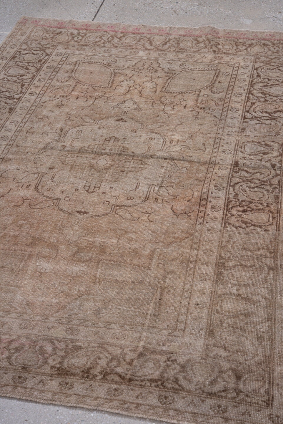 4' x 6' one-of-a-kind handmade vintage Oushak small size rug. Color palette: brown, gray, pink