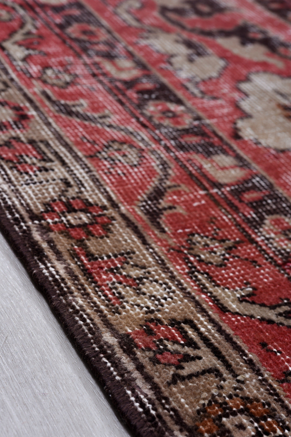 9' x 14' one-of-a-kind handmade vintage Sparta large size rug. Color palette: black, brown, dark gray, gainsboro, gray