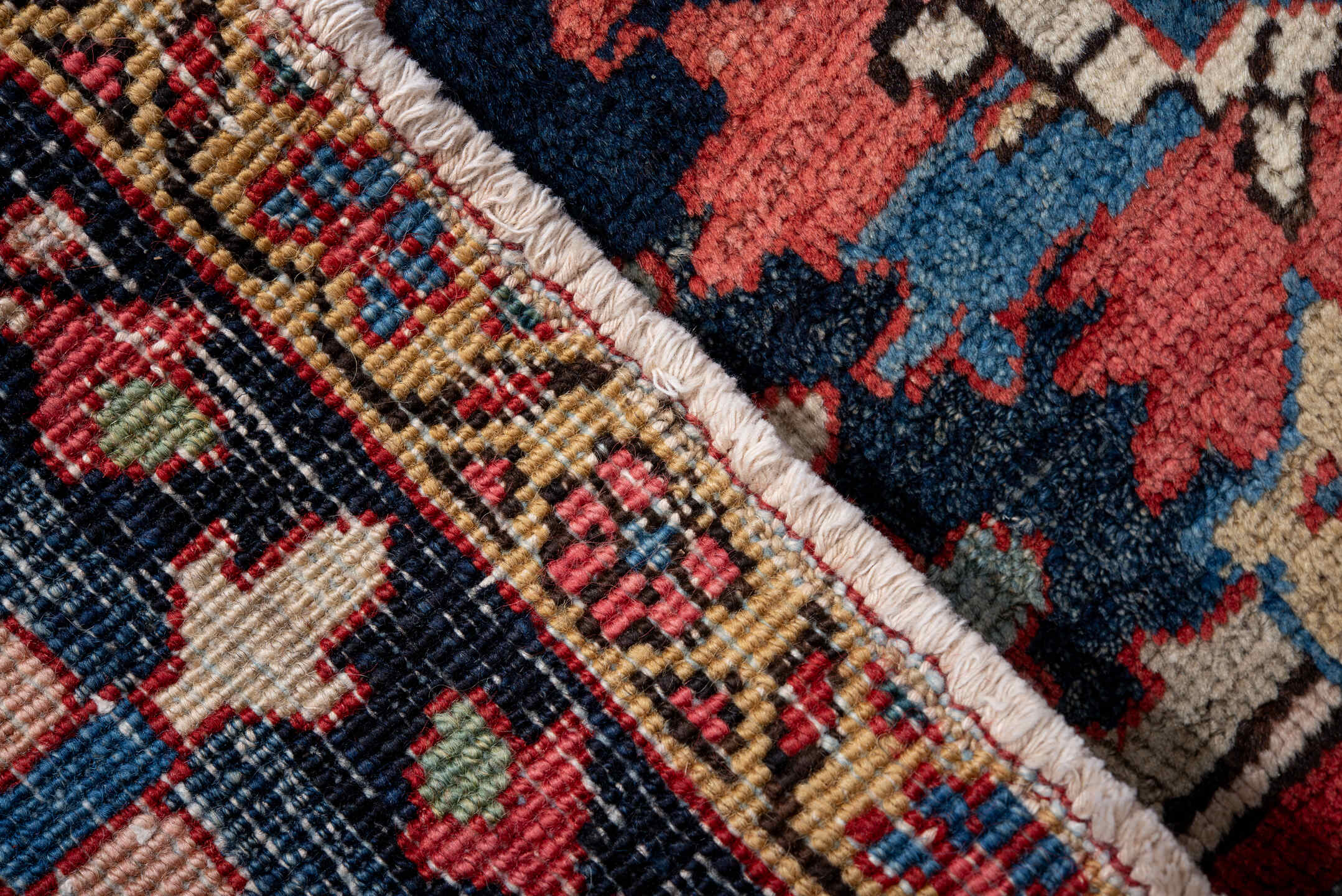 10' x 11' one-of-a-kind handmade vintage Heriz large size rug. Color palette: antiquewhite, bisque, black, blanched almond